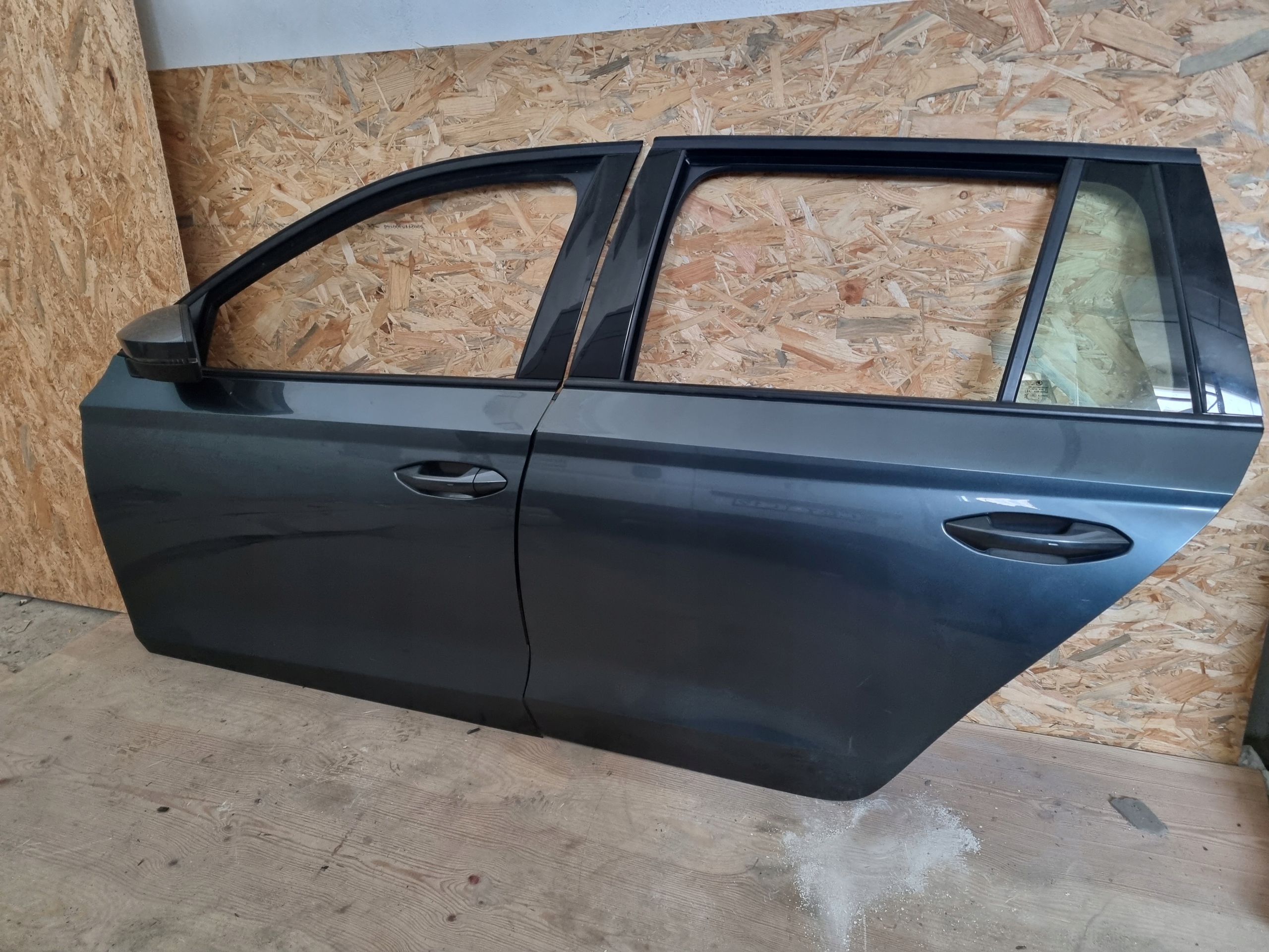 SKODA OCTAVIA IV 5E3 KOMBI DRZWI LEWE PRZÓD TYL LF7Y