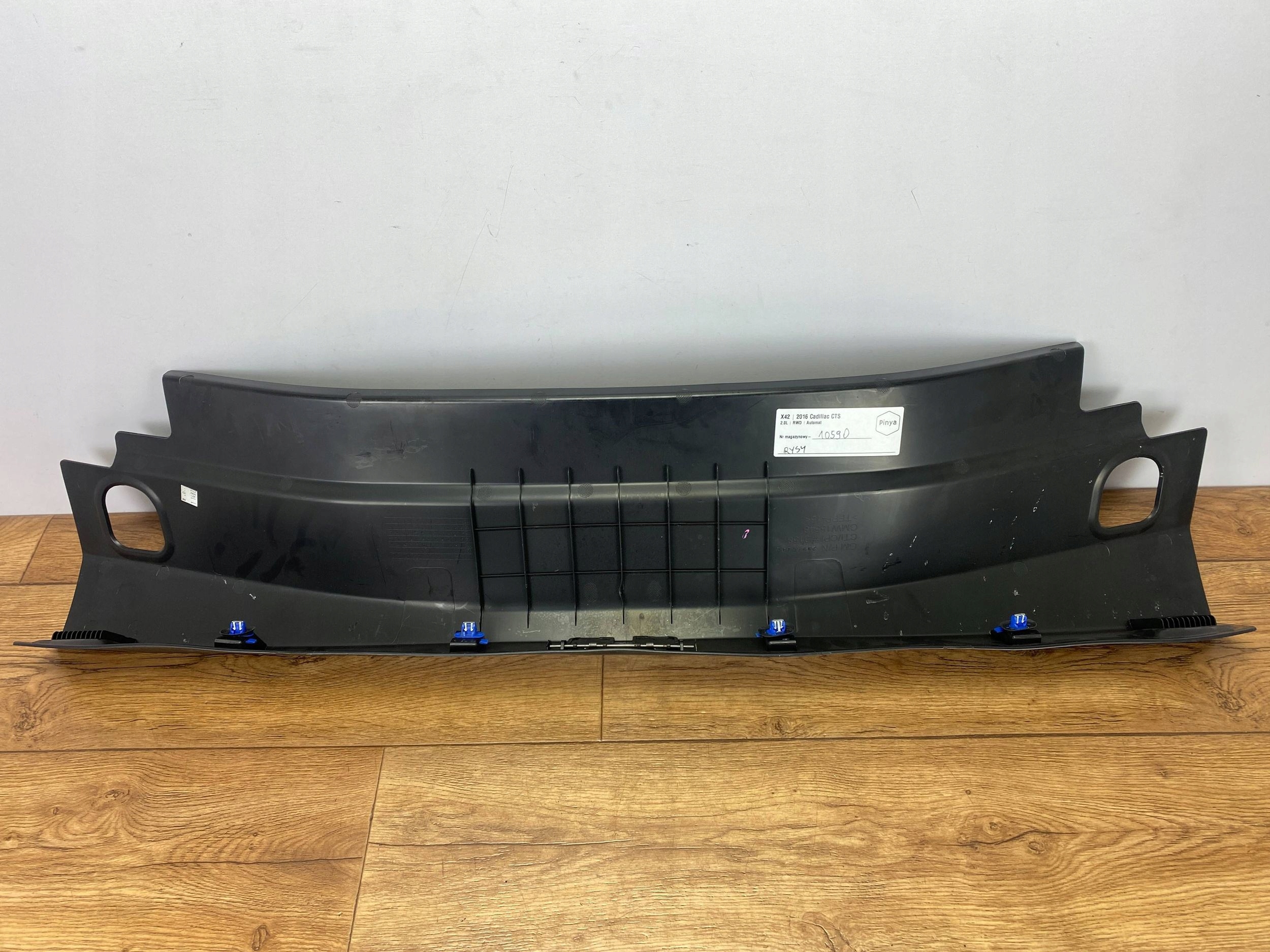 cap cover of the threshold supports boot Cadillac CTS III 2014+