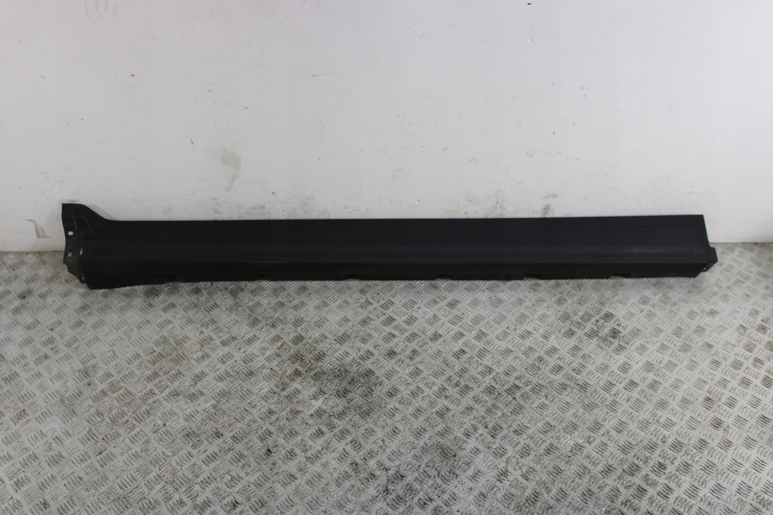 cap threshold threshold right MASERATI LEVANTE M161 670040336