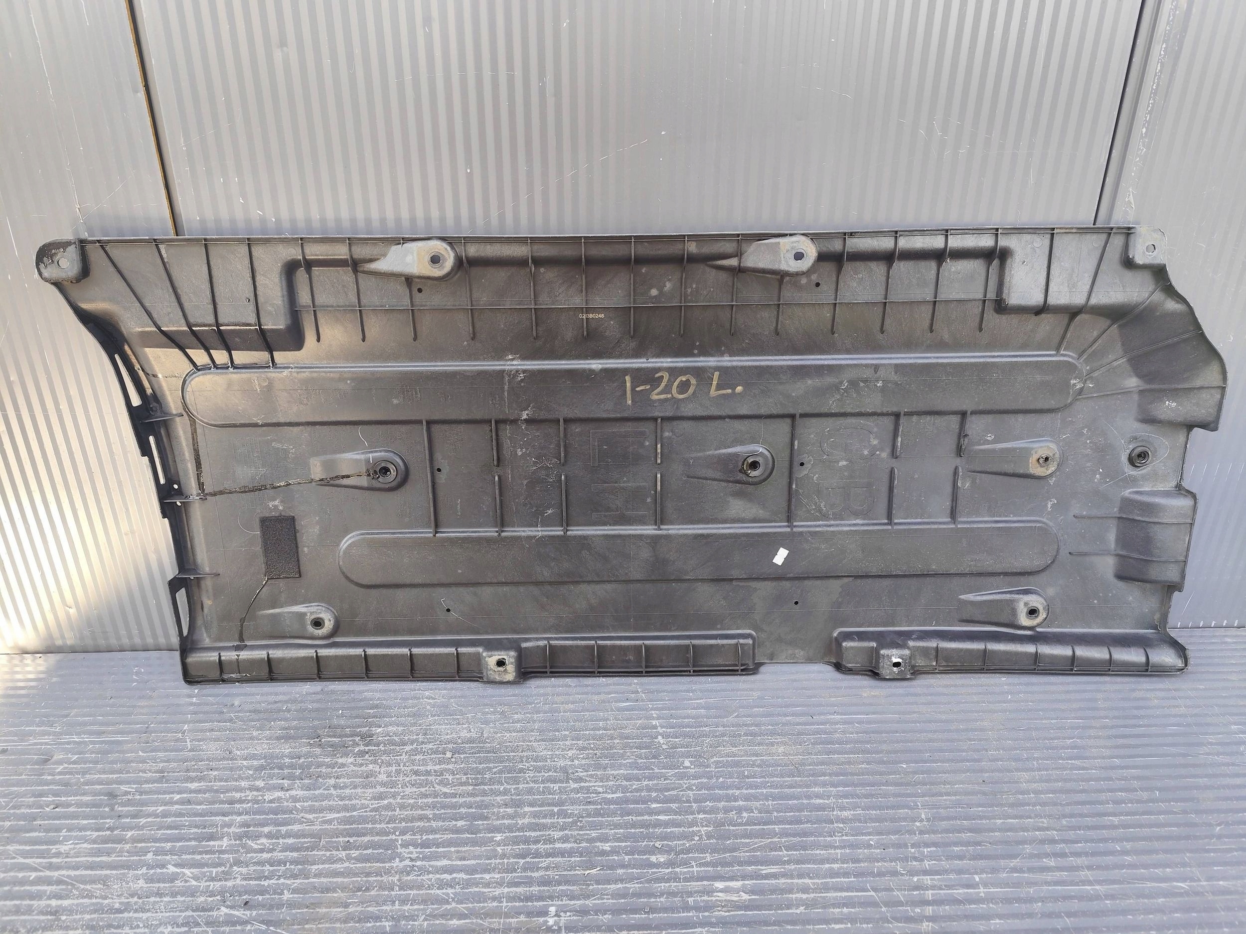HYUNDAI I20 II cover chassis left 84217C8000
