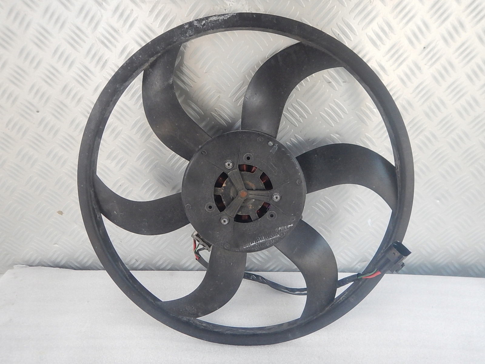 BMW OE 7588974 радиатор вентилятор радиаторы