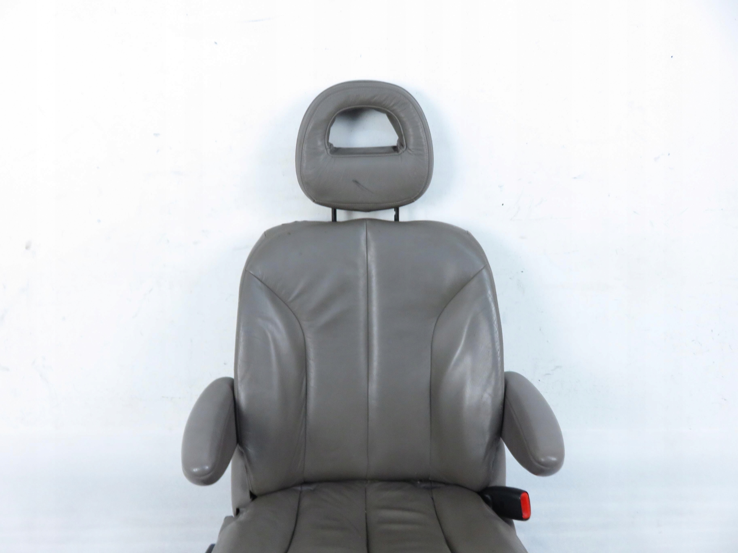 кресло 2 правый CHRYSLER Voyager IV