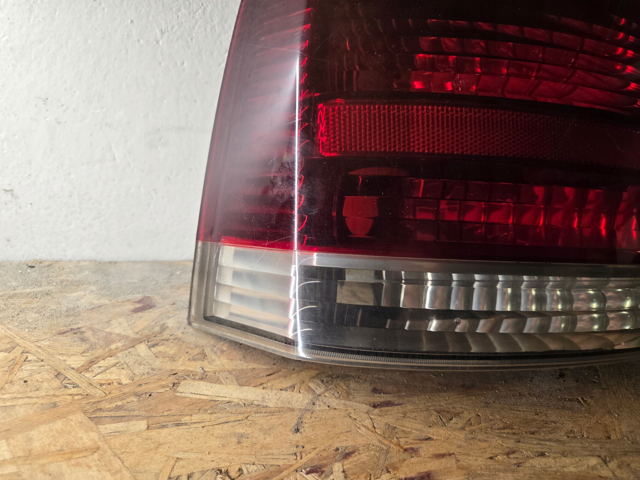 light left rear part left rear OPEL VECTRA C hatchback 13130645
