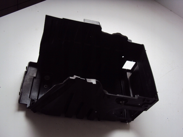 K8D2-10723-AC - Корпус акумулятора Range Rover EVOQUE II L551 18-