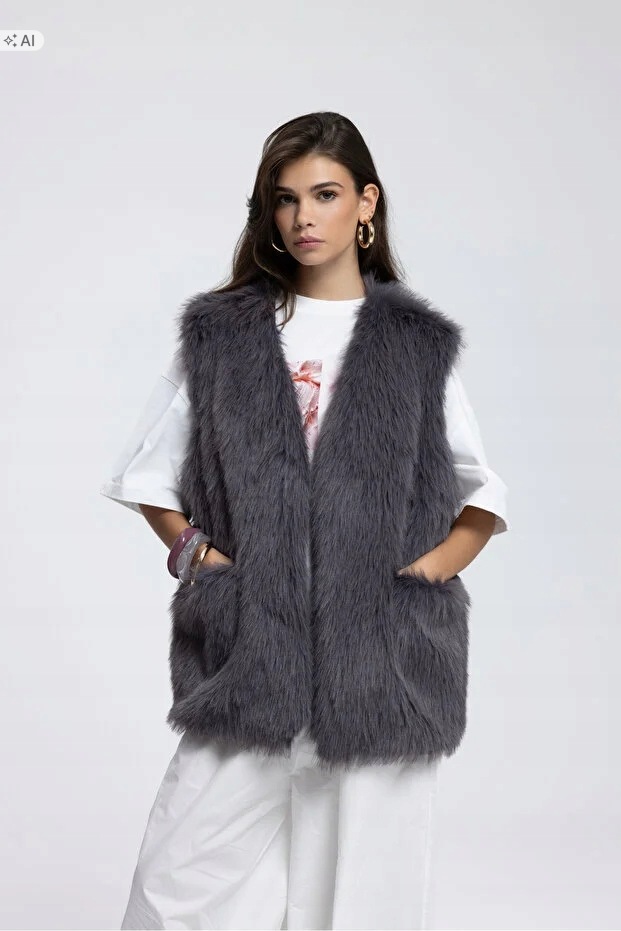 Dlouhá Nadýchaná Kožešinová Vesta V Elegantním Stylu Xs/s 5IA