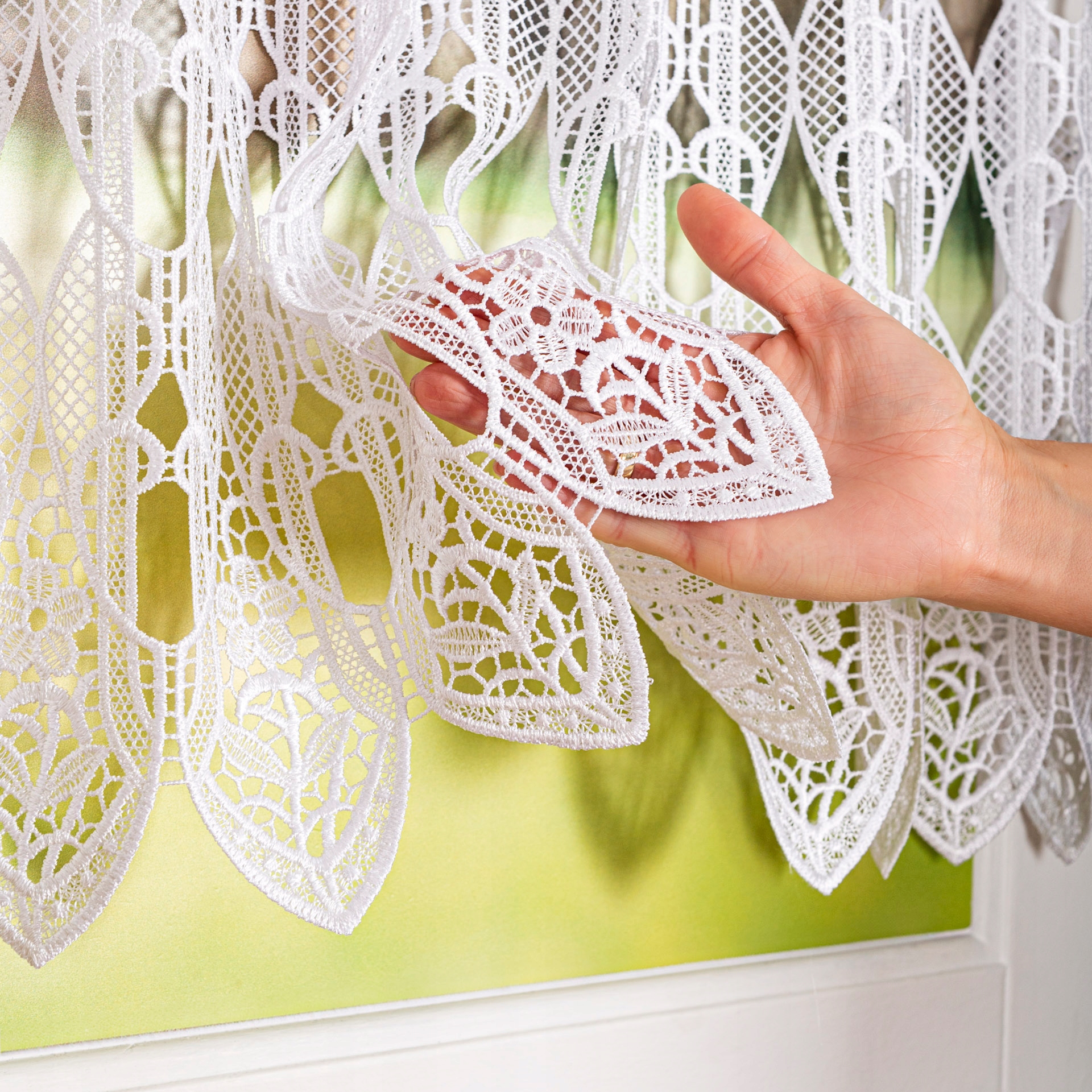 Mg Vitrážová Záclona Gipiurová premium 16451 bílá 300x130 cm