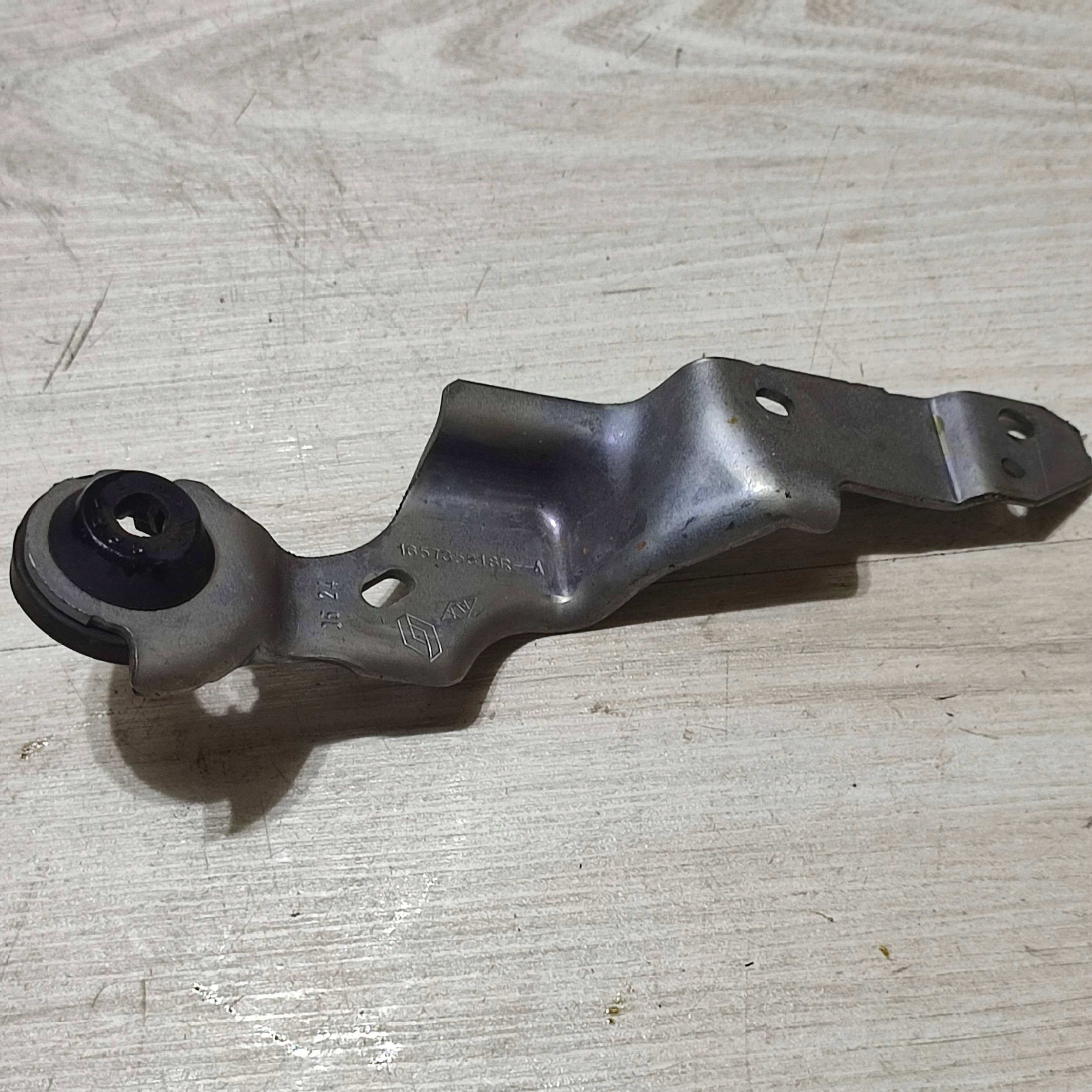 Support plaque Moteur Dacia Jogger 165735818R