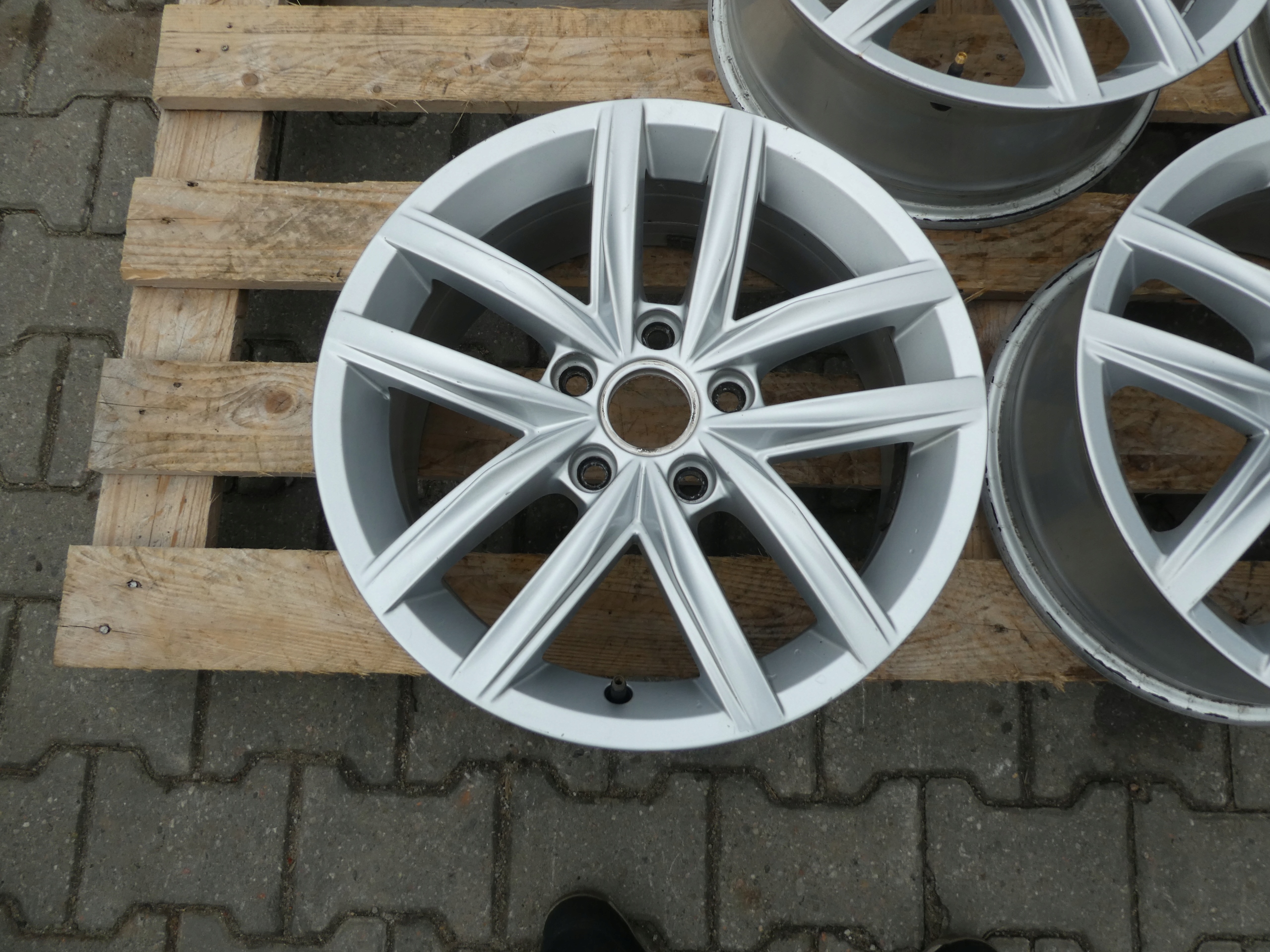4X discs aluminium disc VW 5G0601025CS 16
