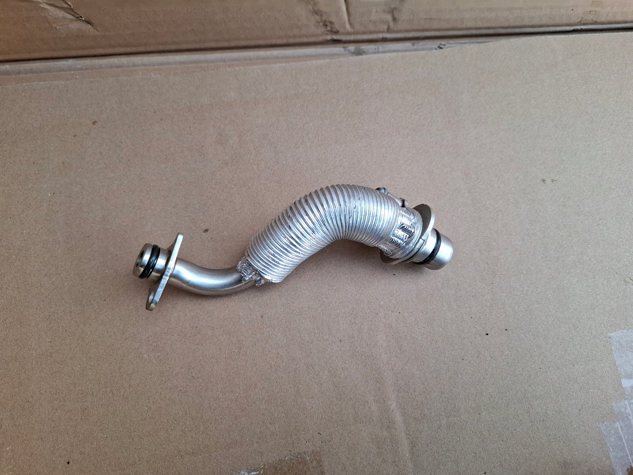 Ölleitung turbo AUDI RS6 C8 23r 0P2145772A