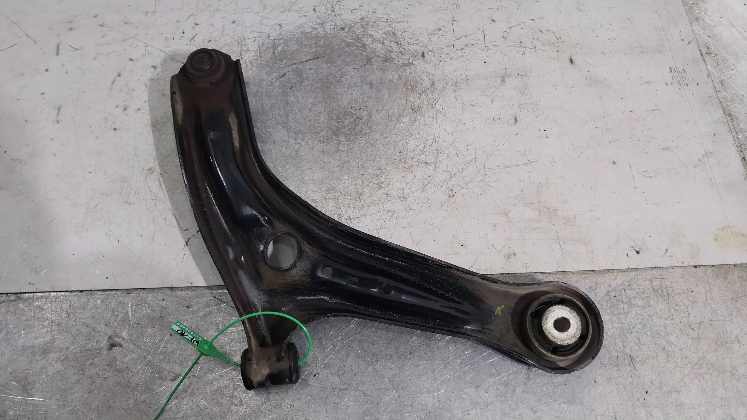 arm left front 8V51-3041-BH FORD FIESTA MK7 08