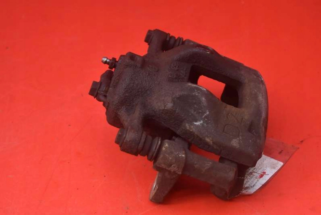 caliper brake left front TOYOTA AURIS 2 II 1.2 T 116 KM 15-18