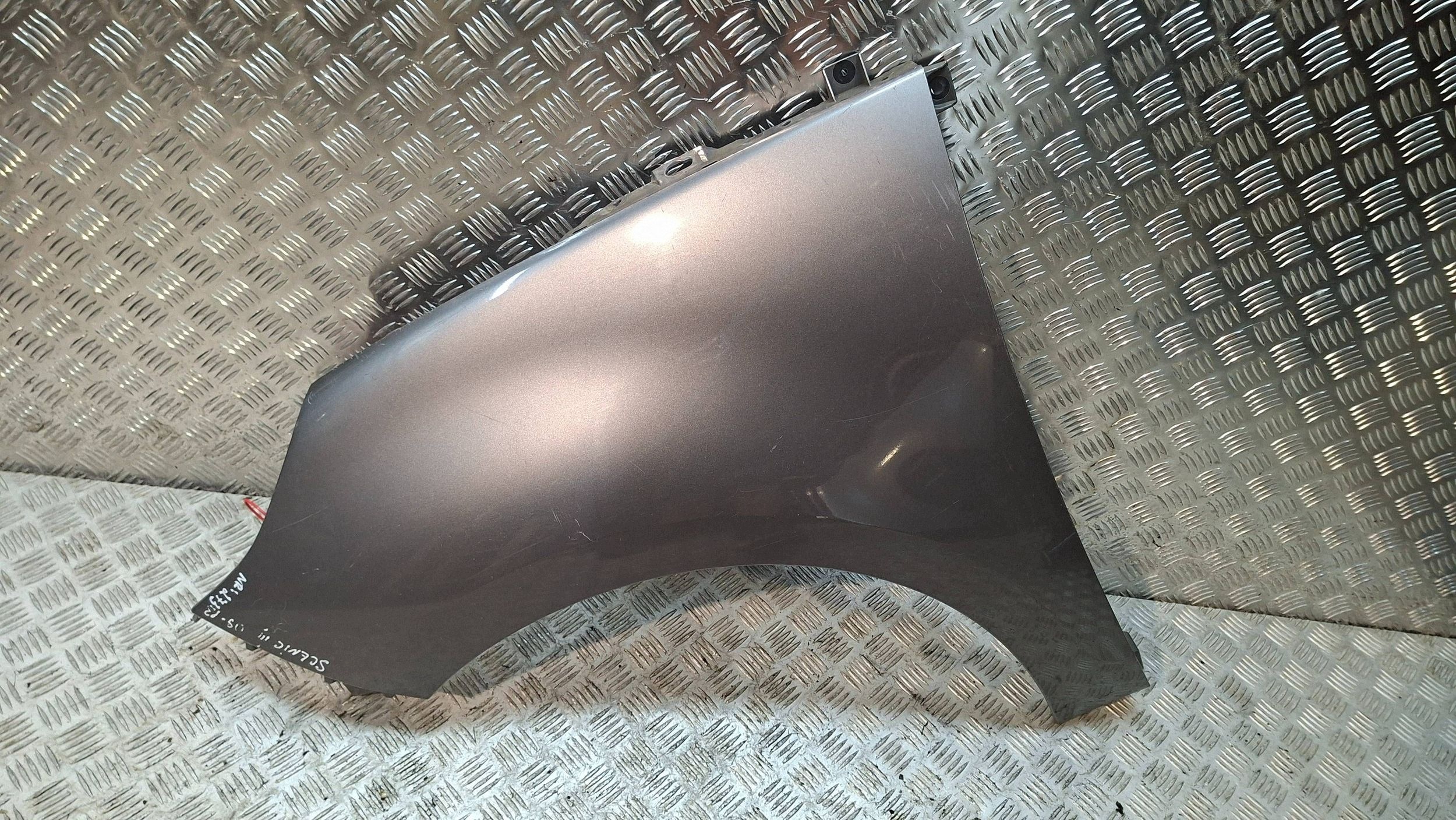 fender front left 631010010R RENAULT SCENIC III 2009-2012