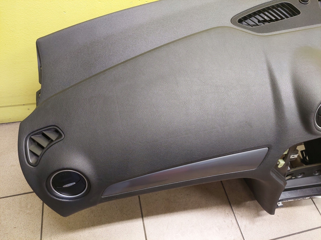 FORD MONDEO MK4 cockpit console dashboard instrument panel