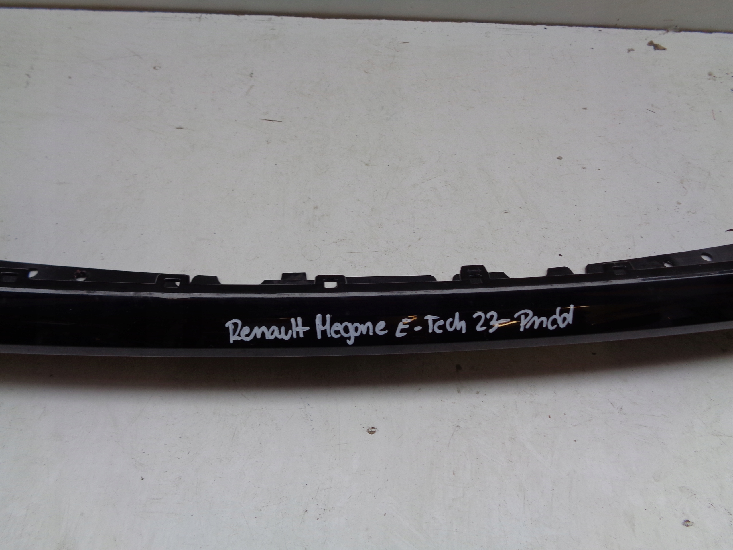 accessori Paraurti Anteriore SPOILER RENAULT MEGANE V E-TECH 23