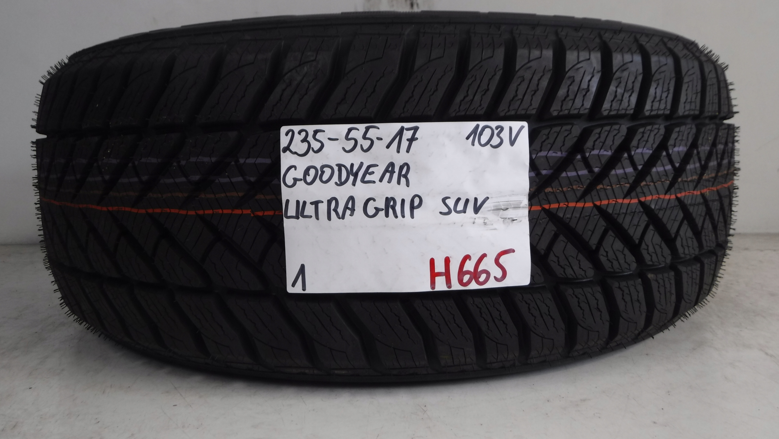 OPONA ZIMOWA GOODYEAR ULTRAGRIP SUV 235/55/17 103V
