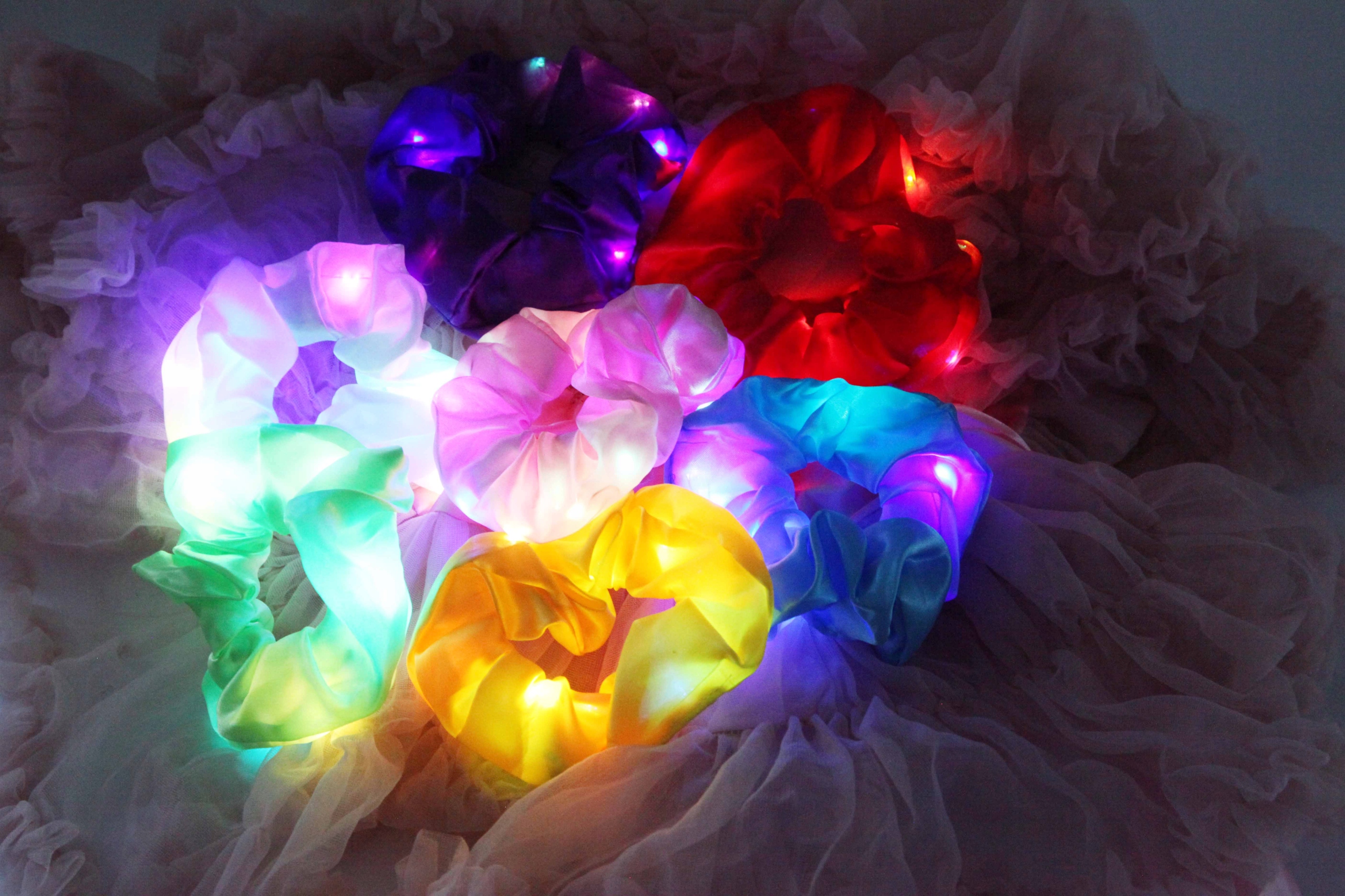 Gumka Frotka SCRUNCHIE do włosów LED!!! HIT!!! EAN (GTIN) 5903867751052