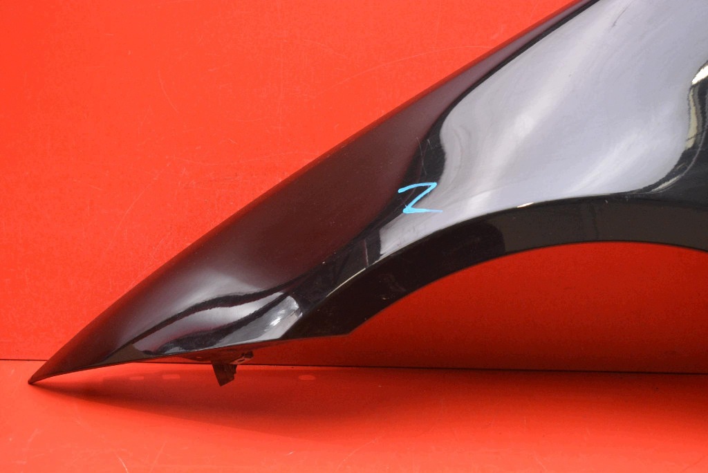 fender left front front (668/9) SCHWARZ II BMW E90 E91 04-12