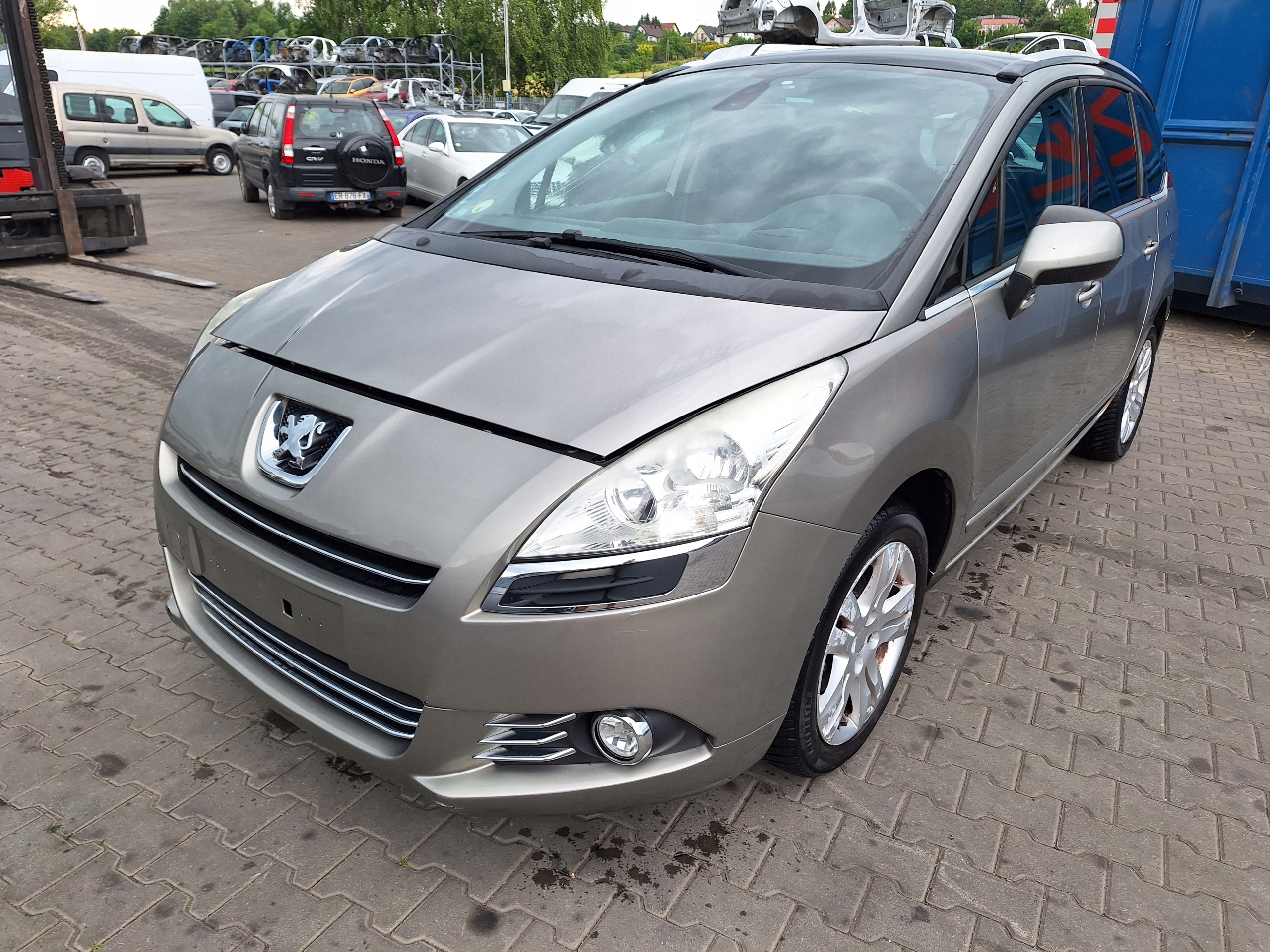 PEUGEOT 5008 and 1 T87 0U 0E 2009-2017 door front left EVGC