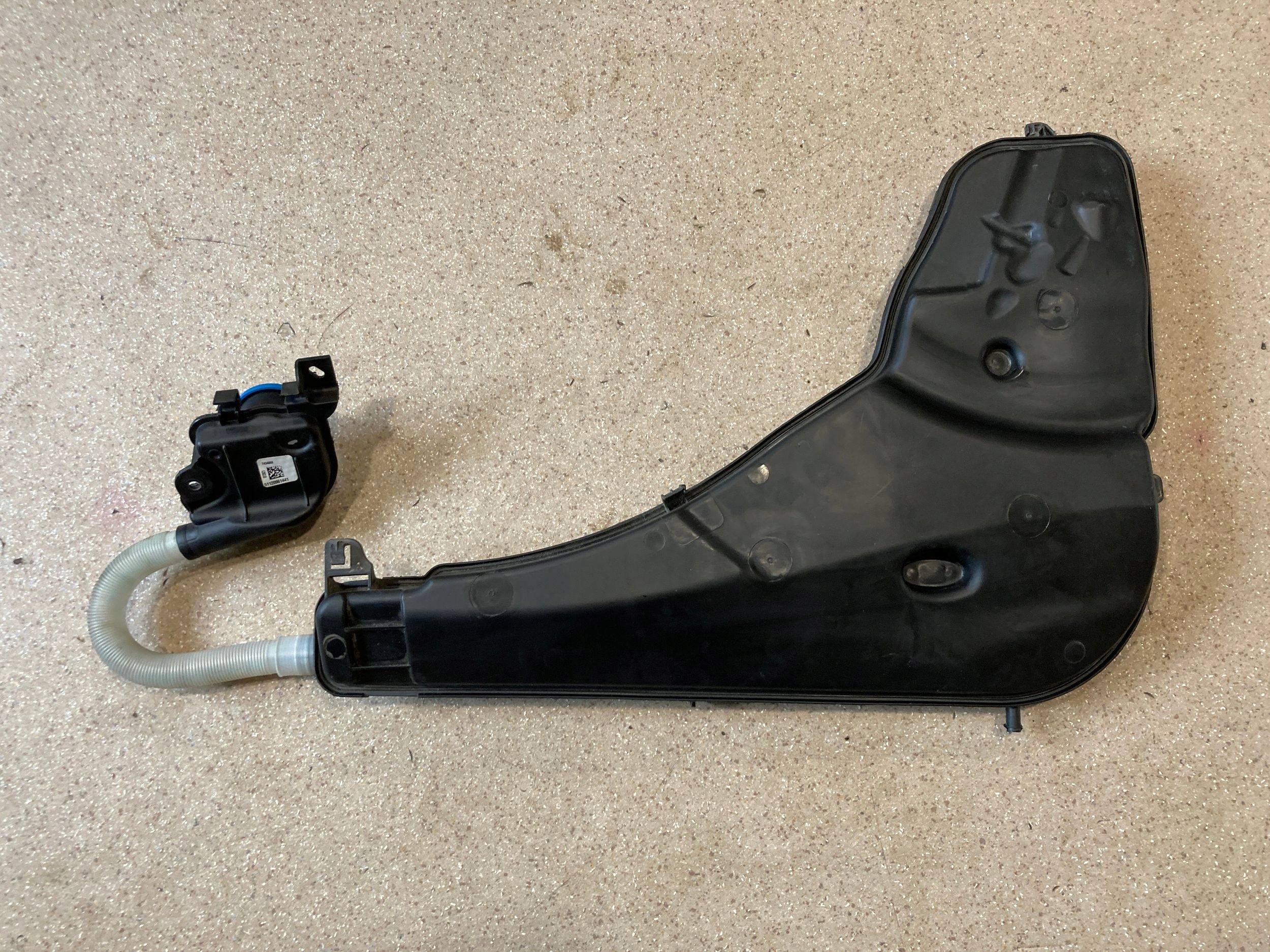 бачок омывателя X5 G05 7499828