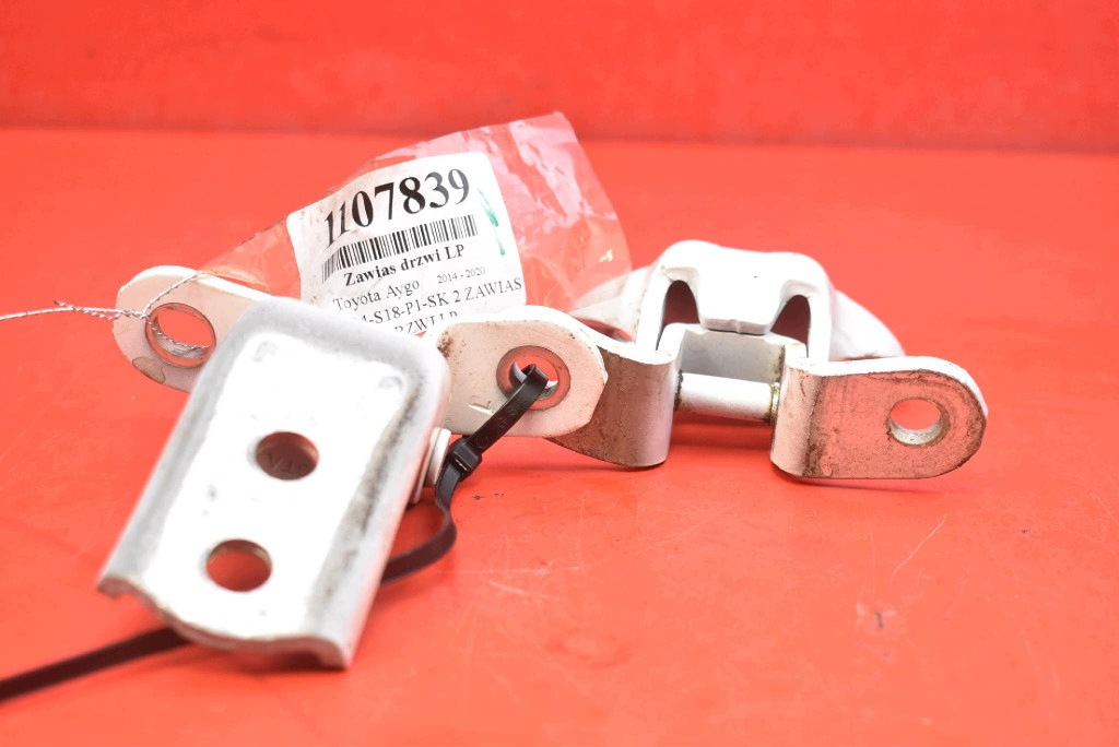 hinge hinges door left front TOYOTA AYGO 2 II 14-20