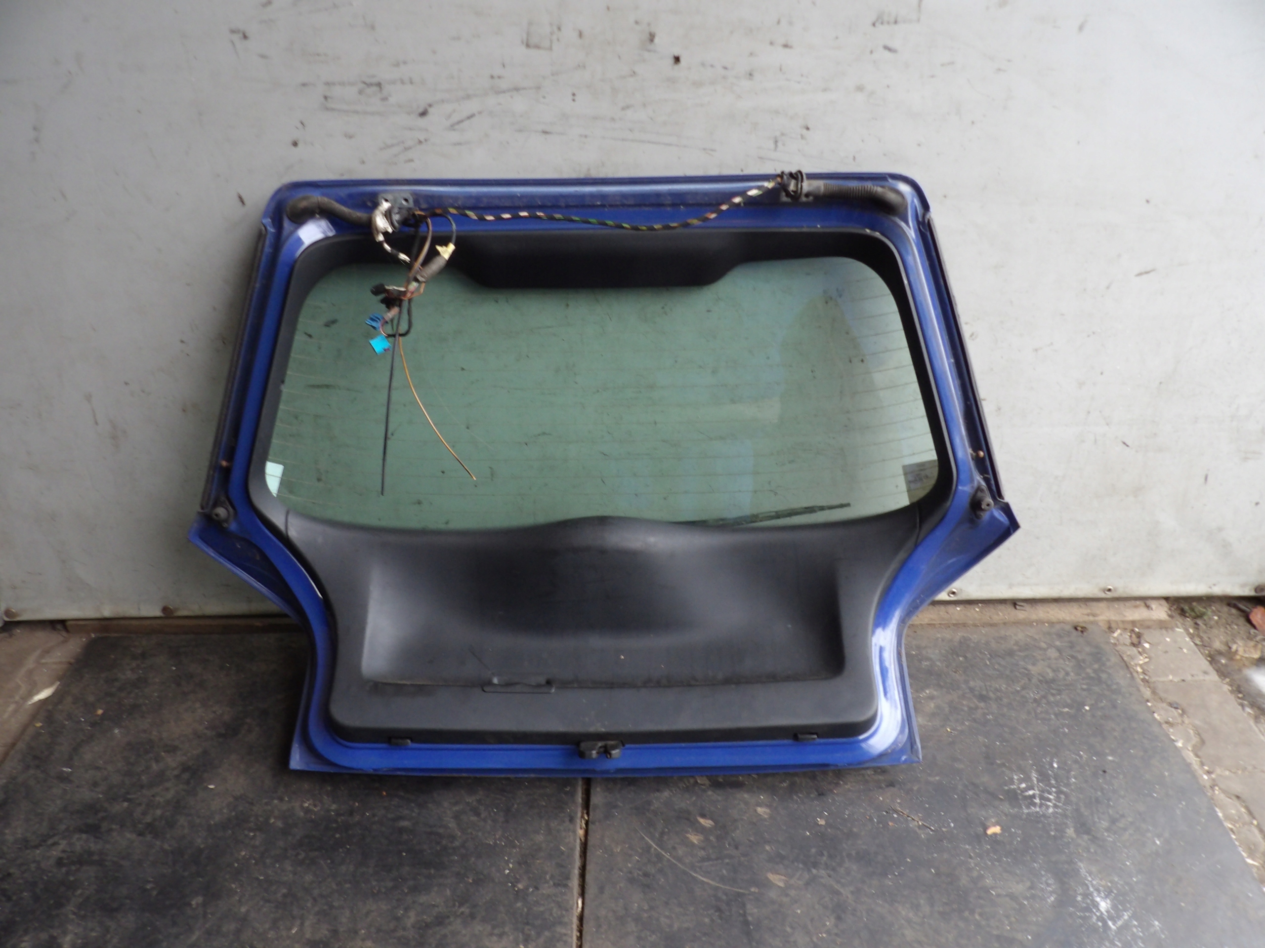 Audi A3 and 8L boot doors lak. LY5M HB 3D