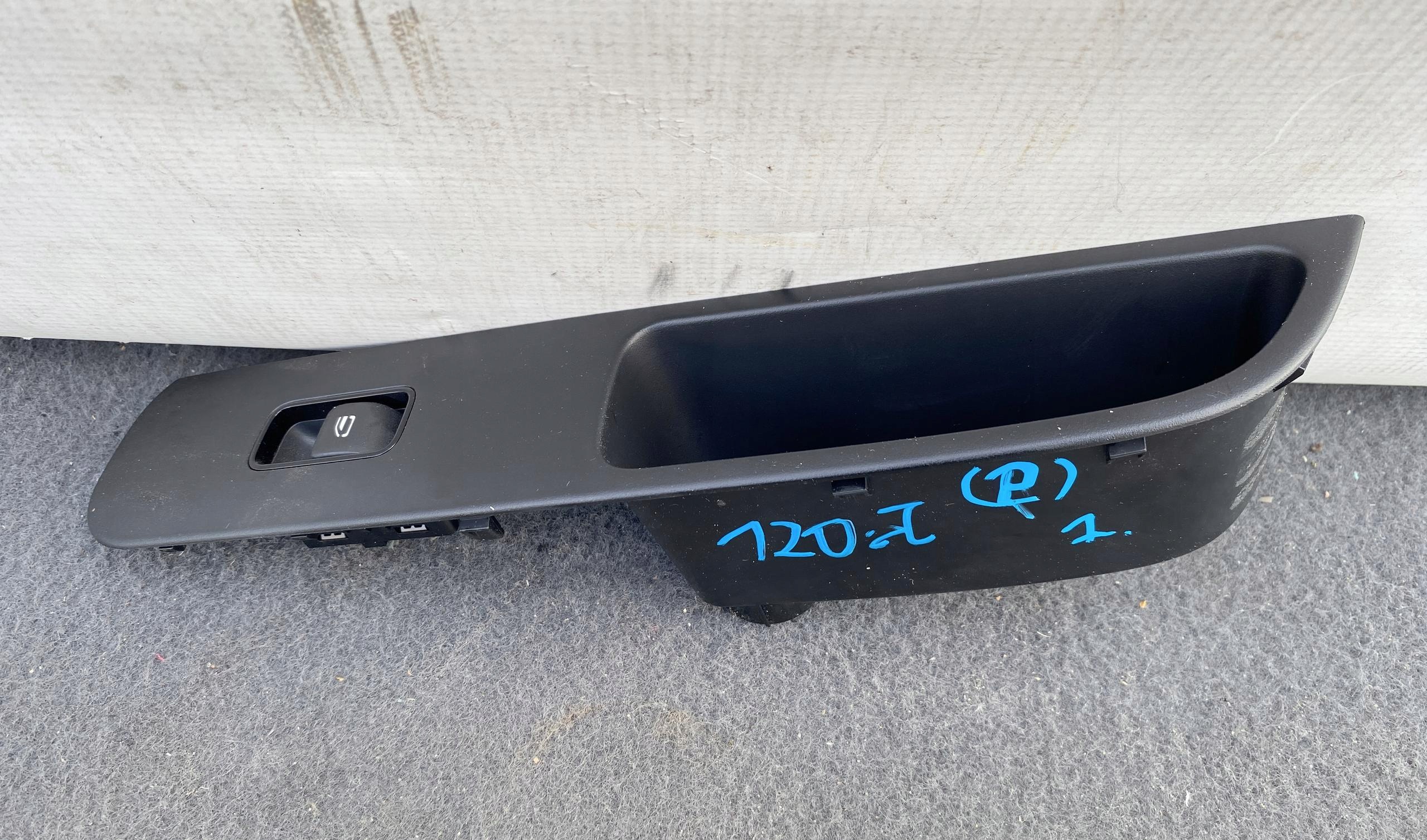 SPRINTER 907 910 17- control panel windows PRZEDNIEJ right A9077220900