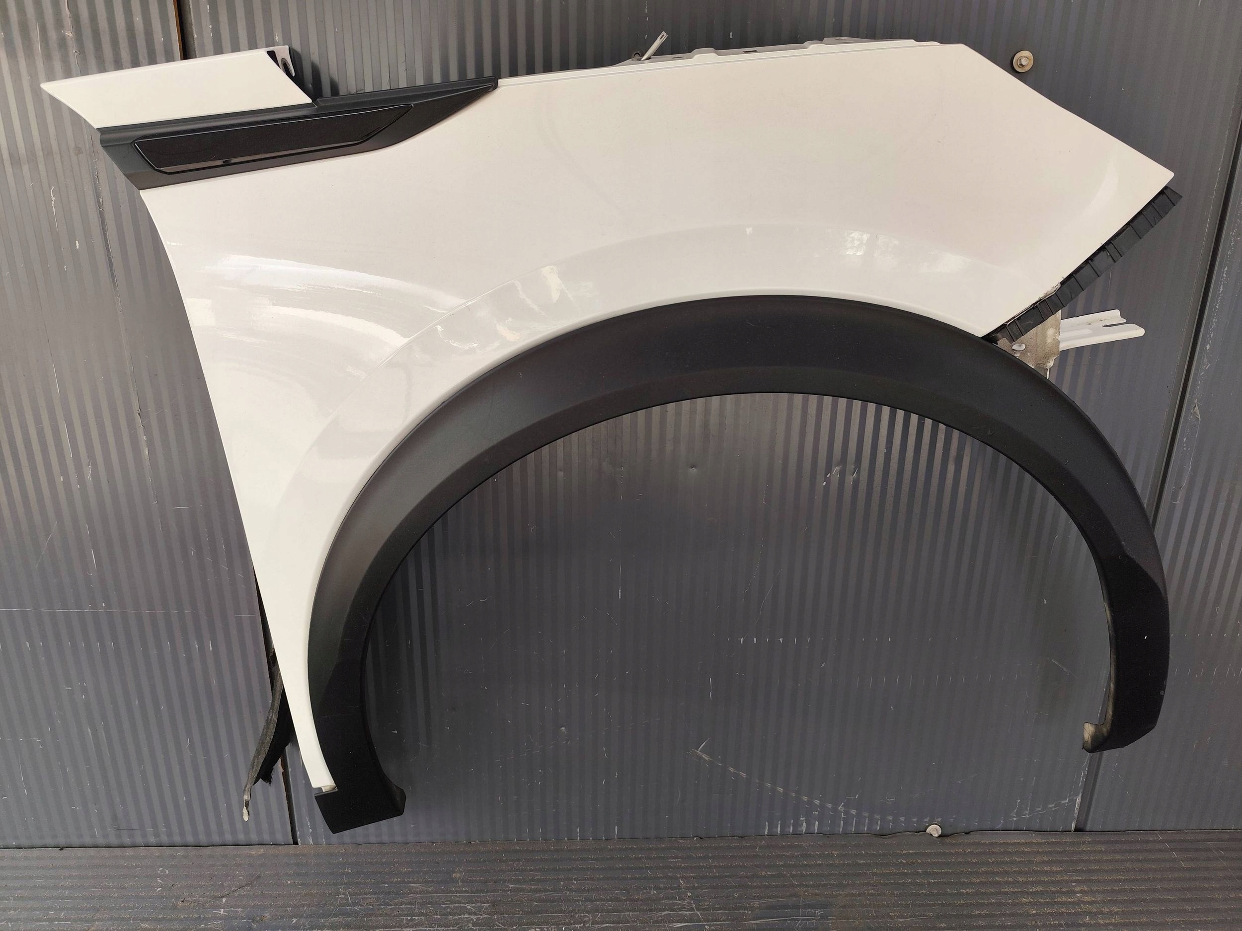 PEUGEOT 2008 II fender front right complete DEMONTAZ