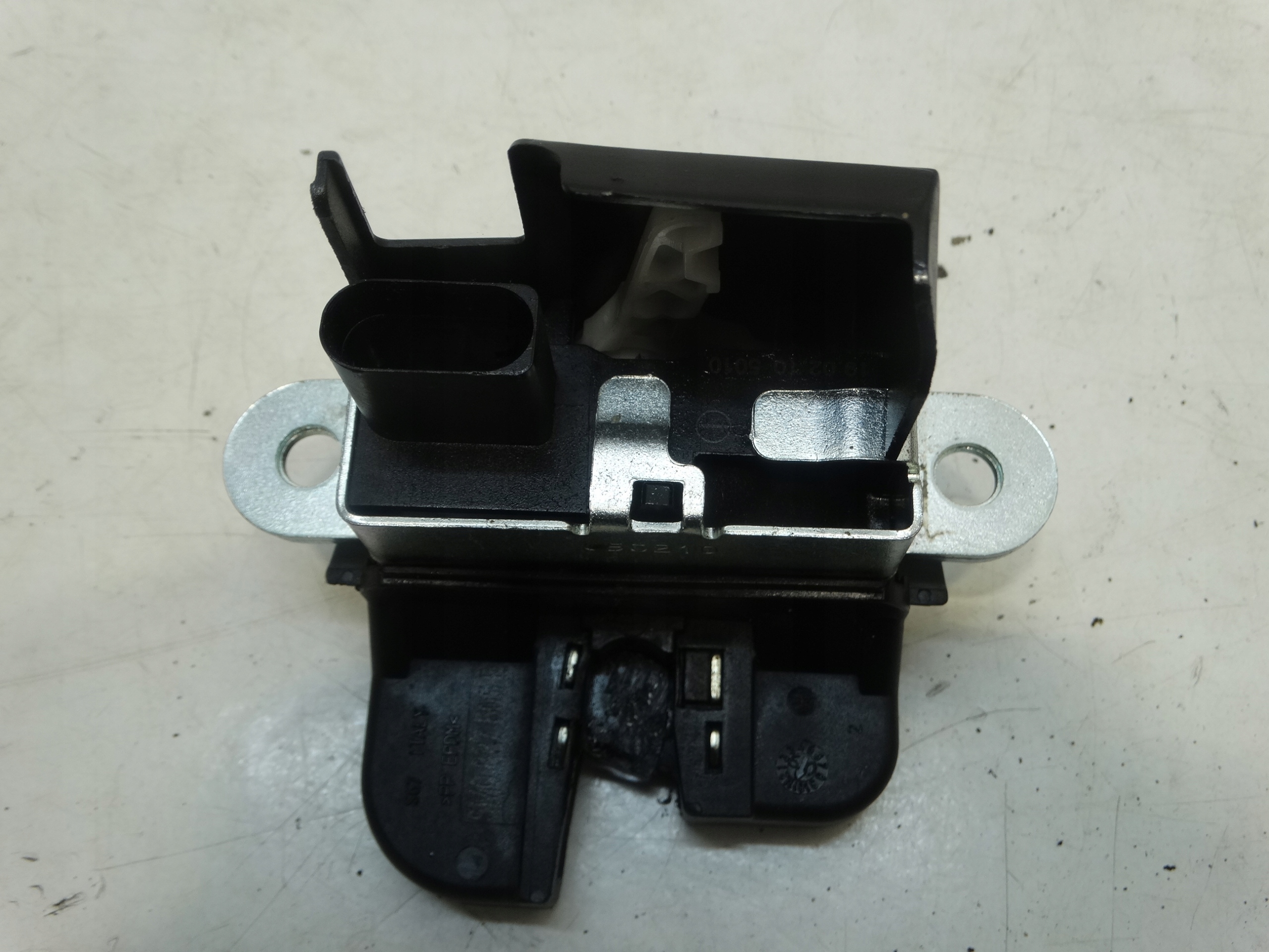 lock bonnet boot rear part VOLKSWAGEN GOLF VI plus LIFT 5M0827505E
