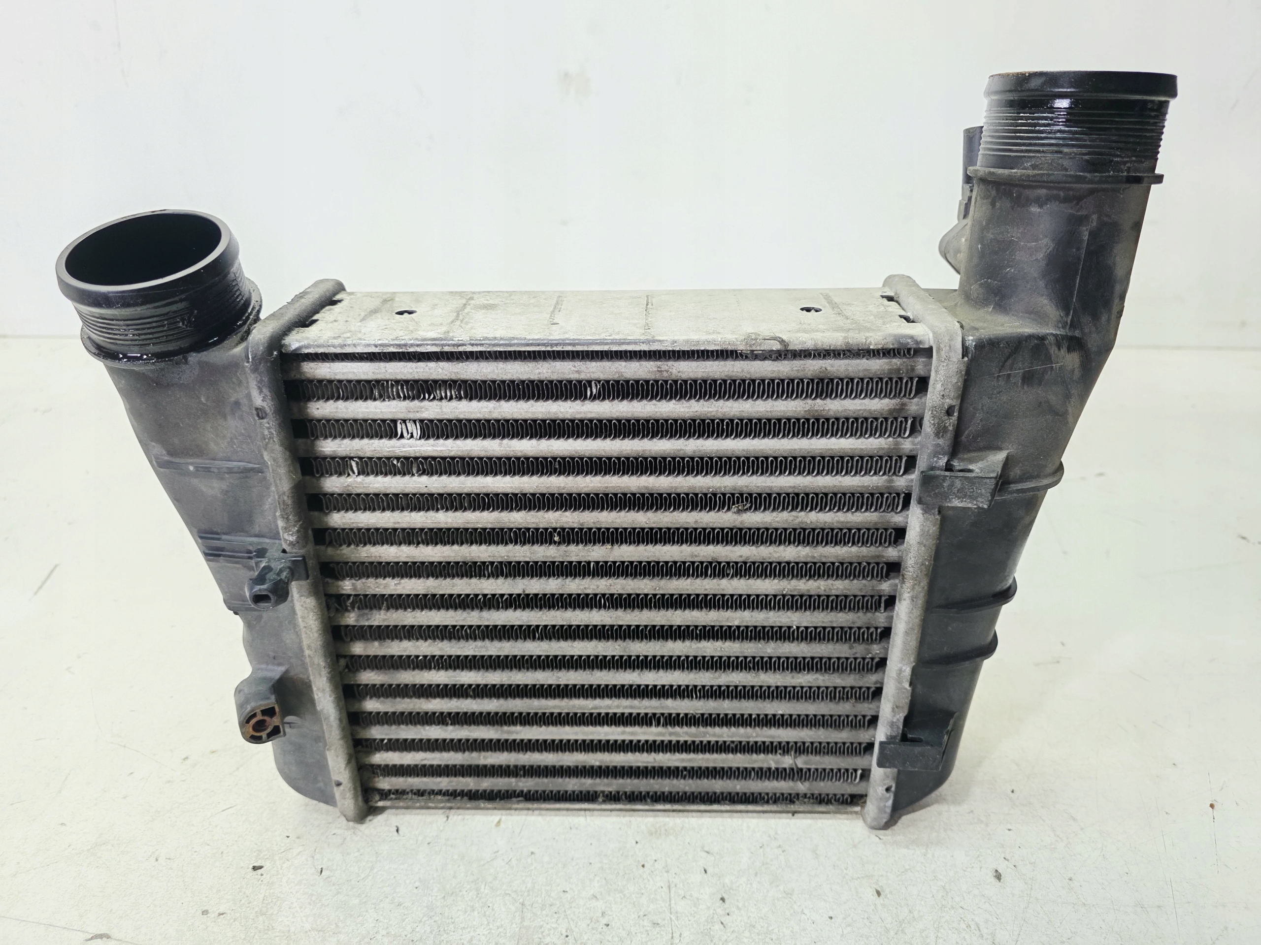 Kühler luft INTERCOOLER links AUDI A4 B7 2.0 TFSI 8E0145805AA 2/26