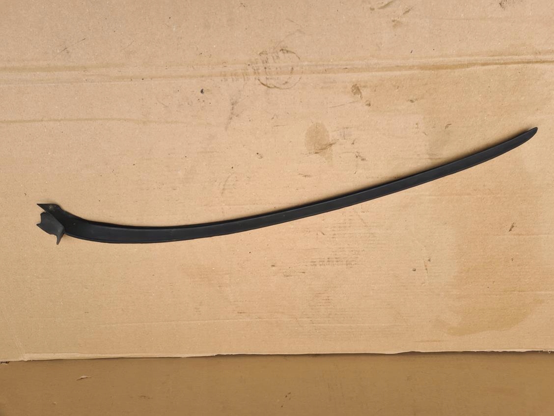 LISTWA SZYBY CZOŁOWEJ LEWA SEAT LEON 1 I TOLEDO II