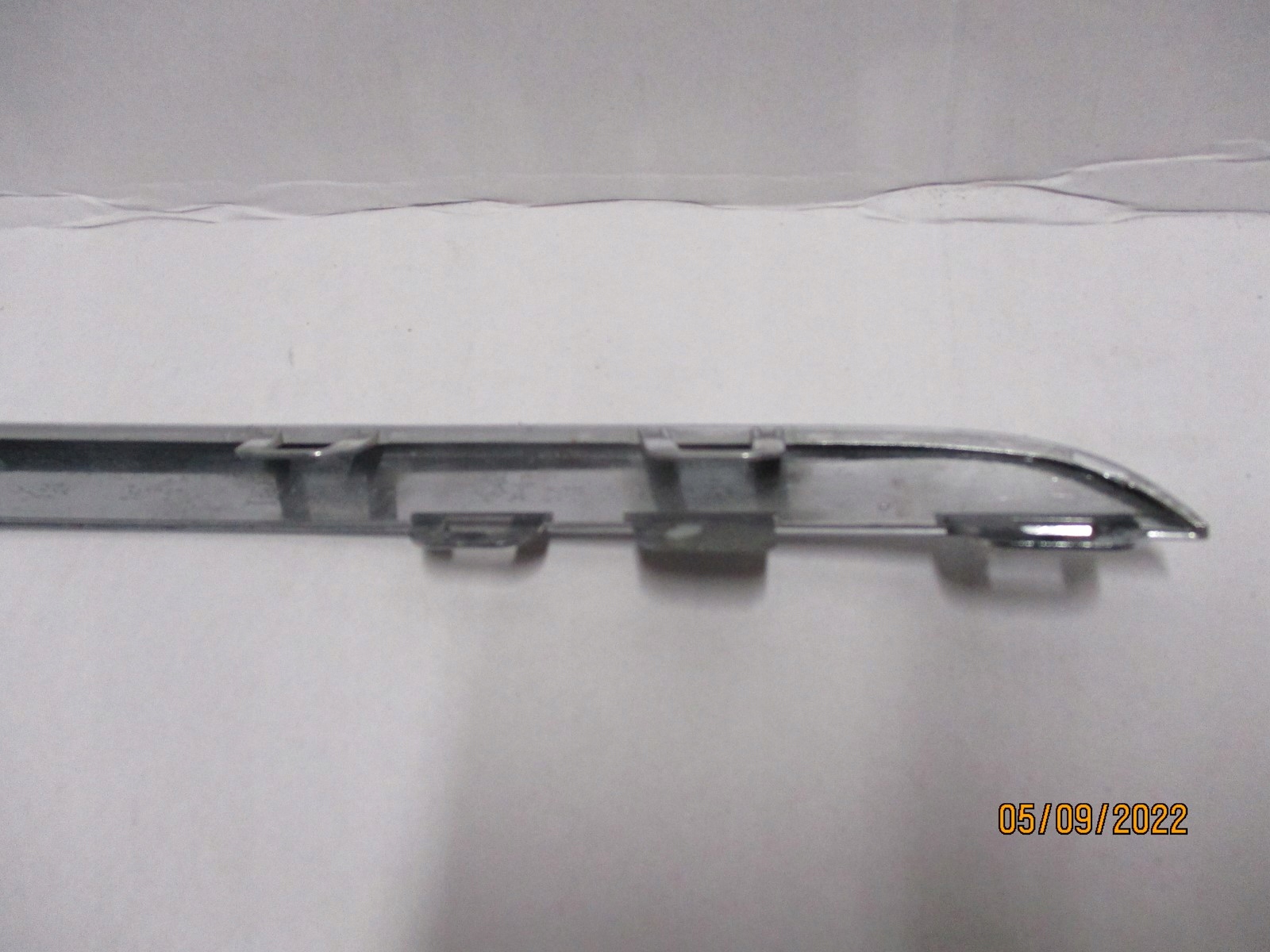 moulding CHROM MERCEDES 205 A2058880273 left