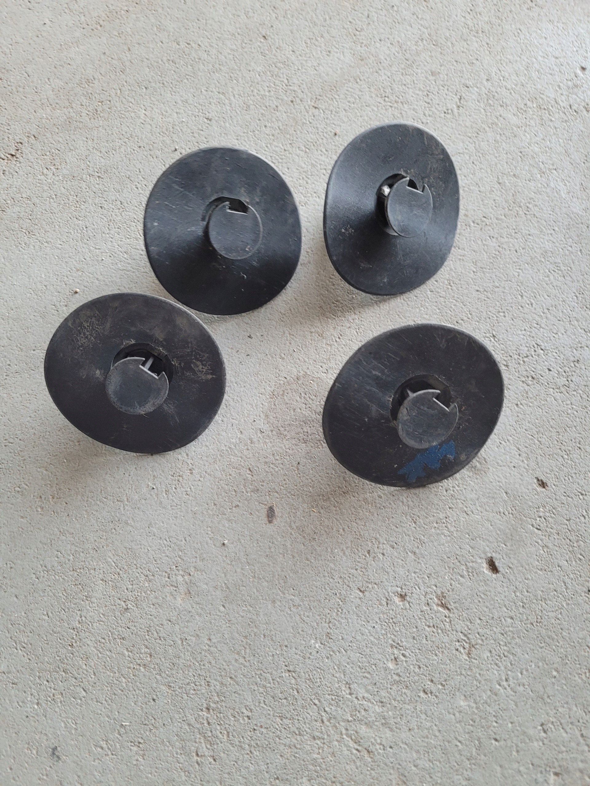 MERCEDES SLK R170 ZASLEPKA PROGU Numer katalogowy części 1709970086