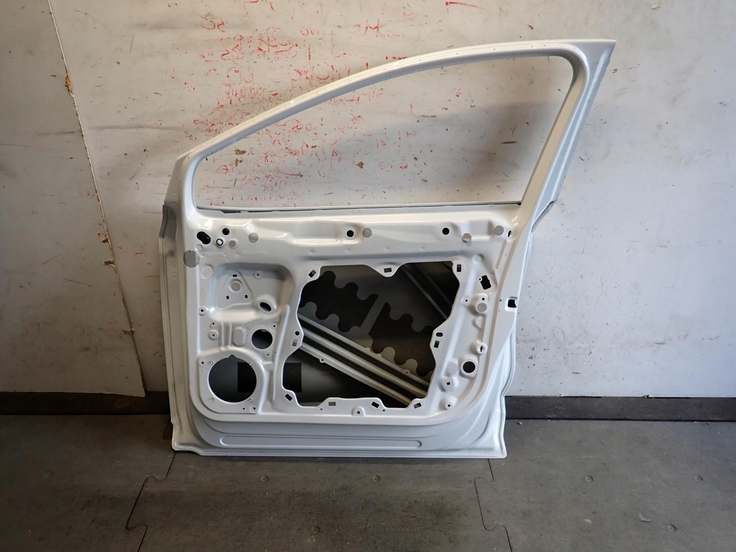 door front front right SKODA ENYAQ 2021- 5LA831312B