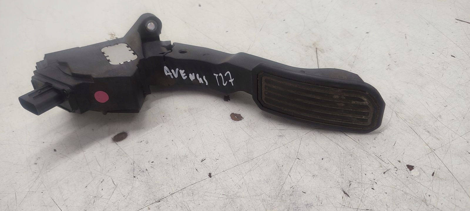 accelerator pedal Toyota Avensis T27 2,2 D4D