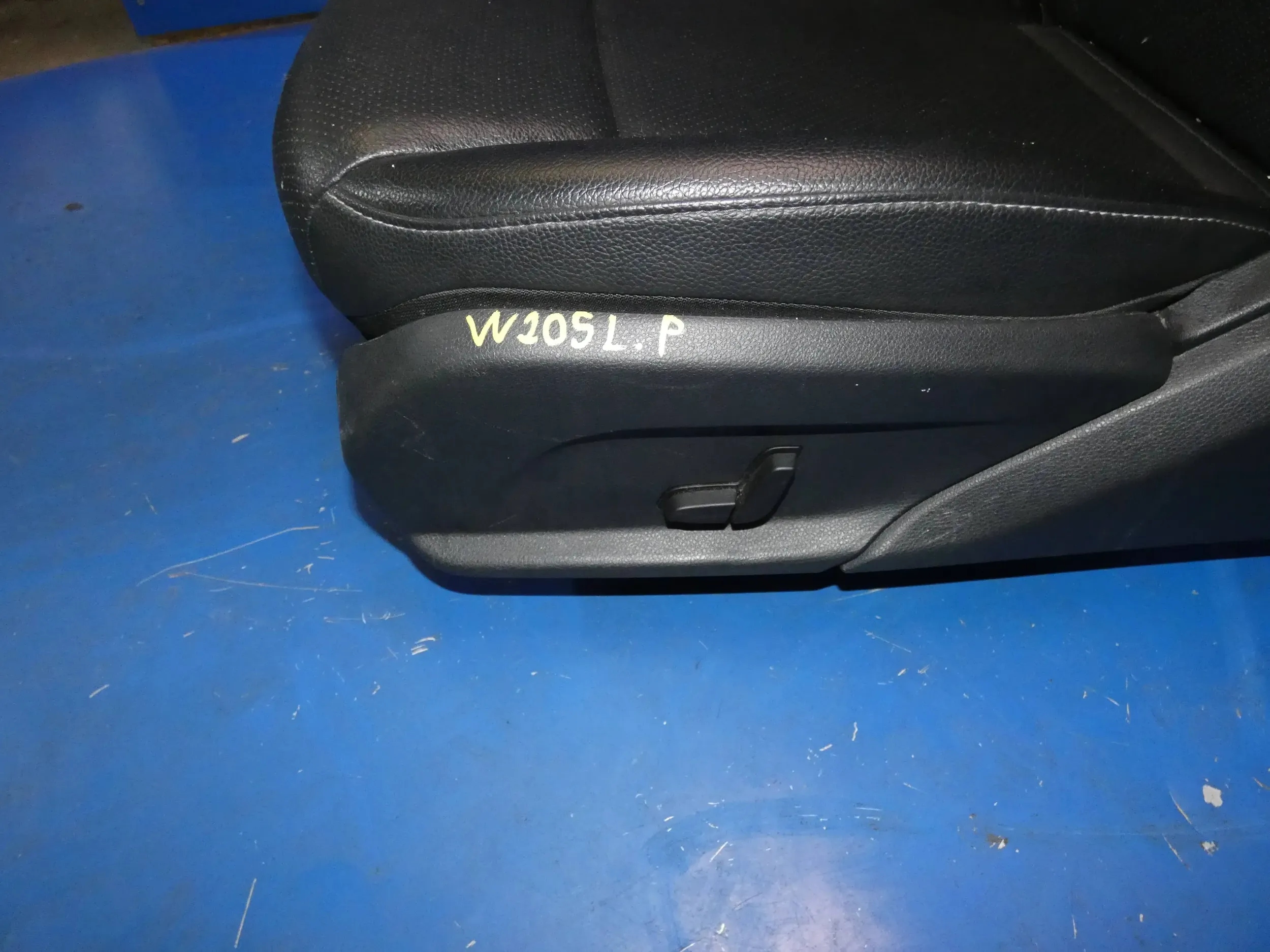 MERCEDES C KLASA W205 seat driver´s left front