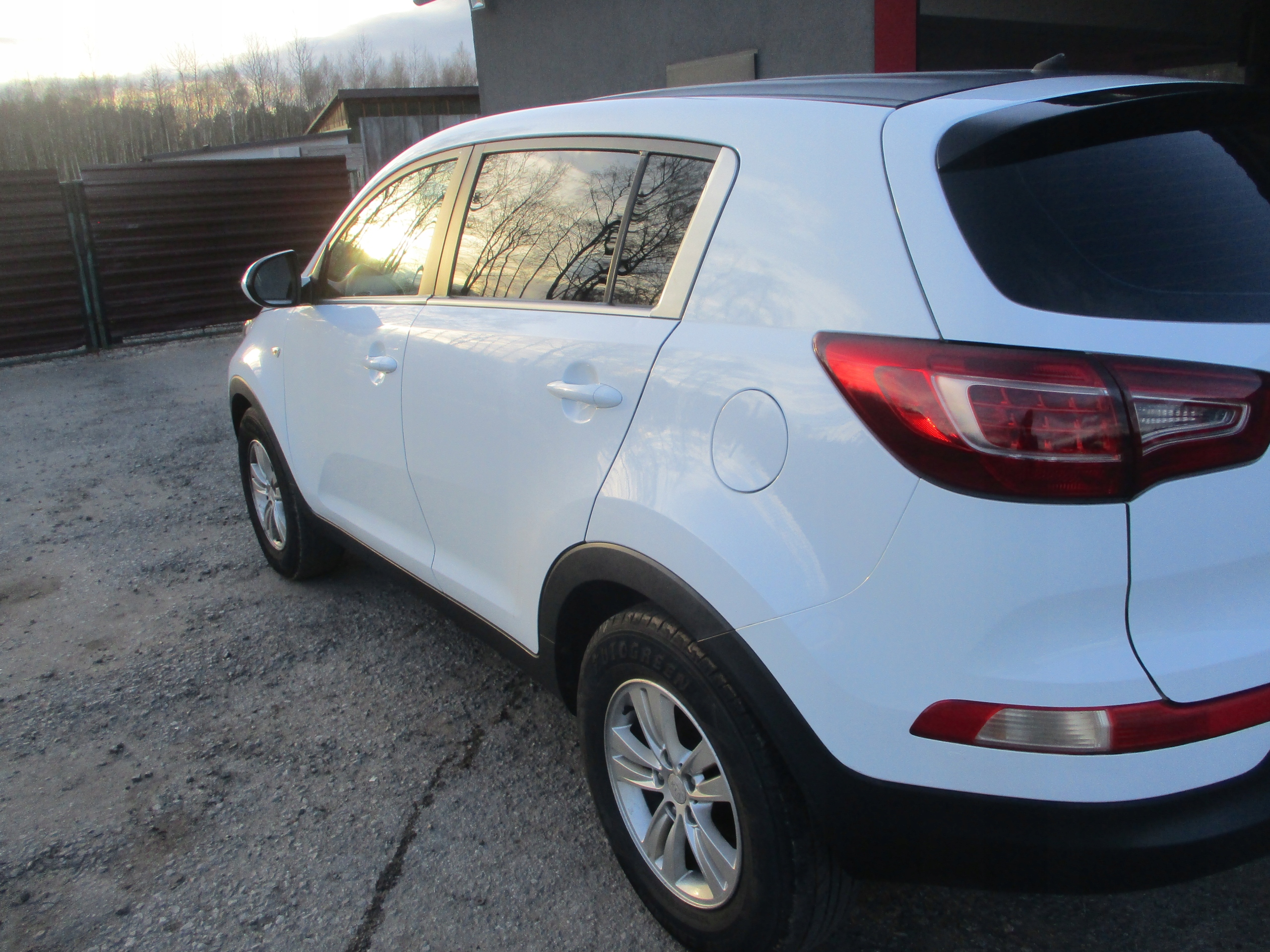 КРЫЛО ЛЕВЫЙ ЗАД. ЧЕТВЕРТЬ ПОРОГ KIA SPORTAGE III 3 10-13 ДОРЕСТАЙЛ WD