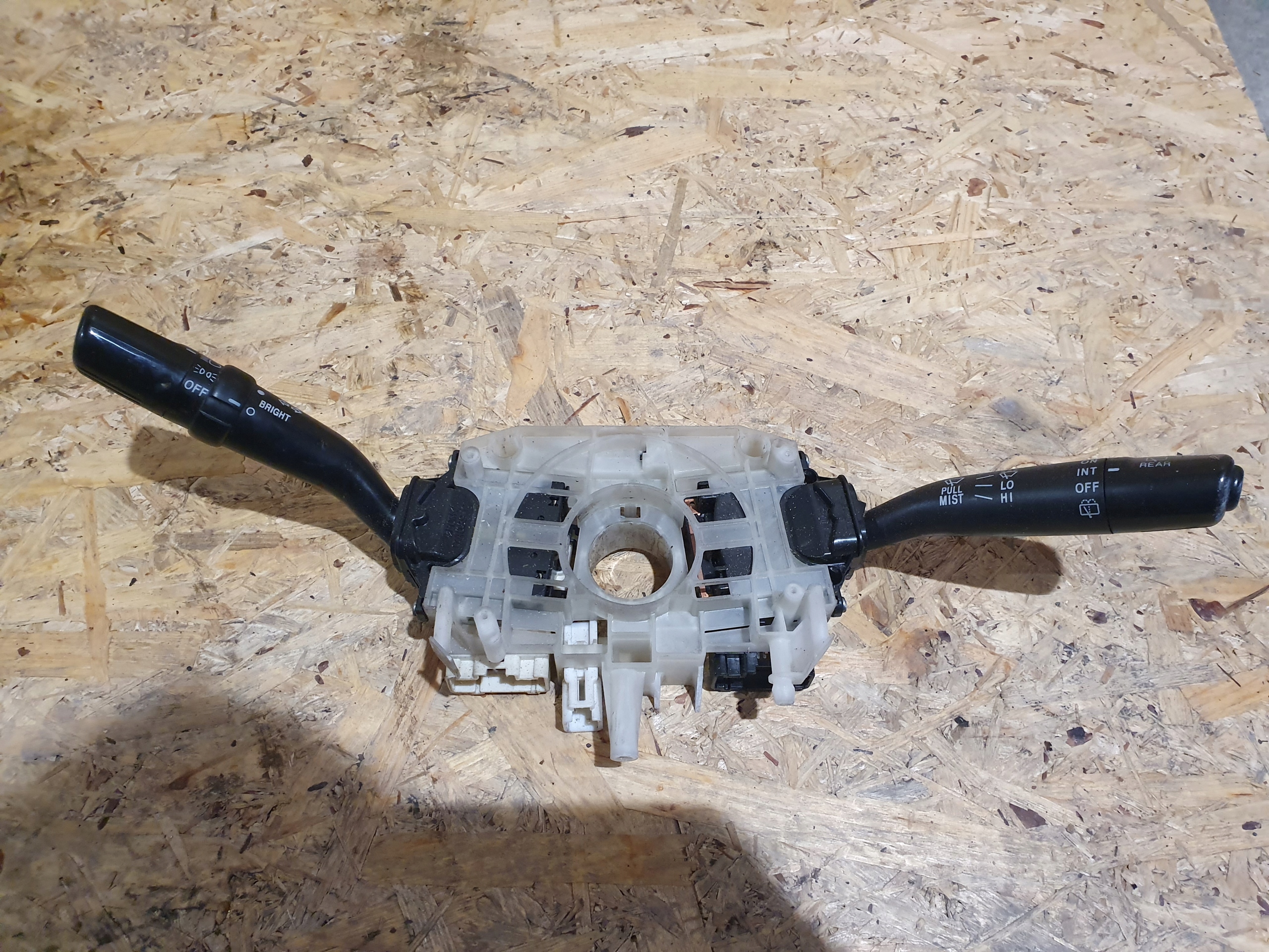 ПАУК ПЕРЕКЛЮЧАТЕЛЬ SUBARU FORESTER II3111sa16c