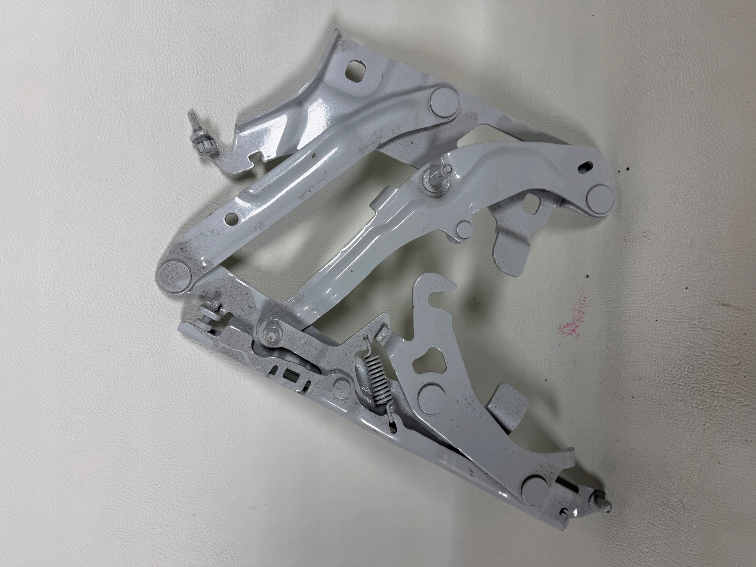 AUDI Q5 left hinge bonnets 80A823301D