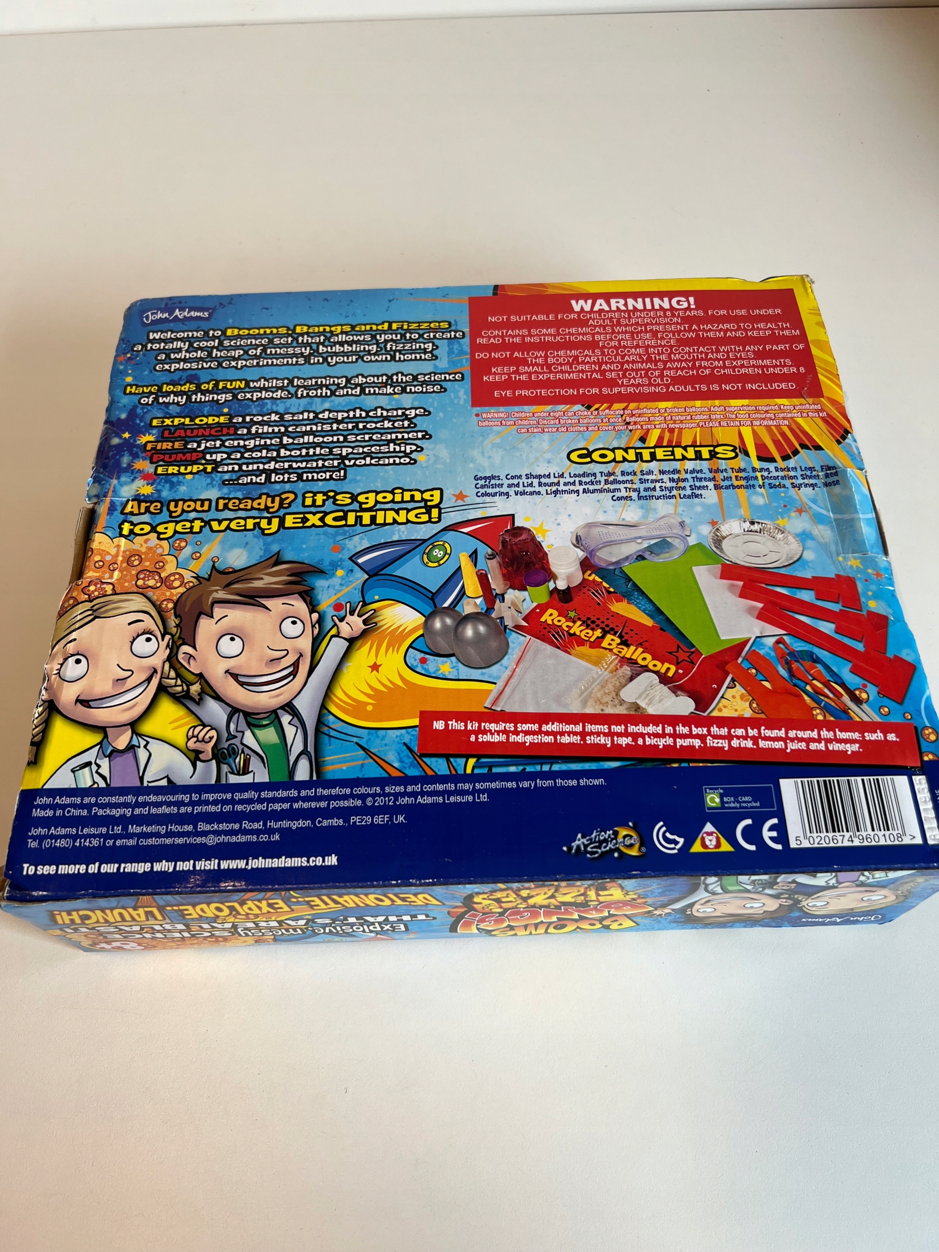 BOOMS BANGS! FIZZES EXPLOSIVE MESSY SCIENCE Wydawca John Adams