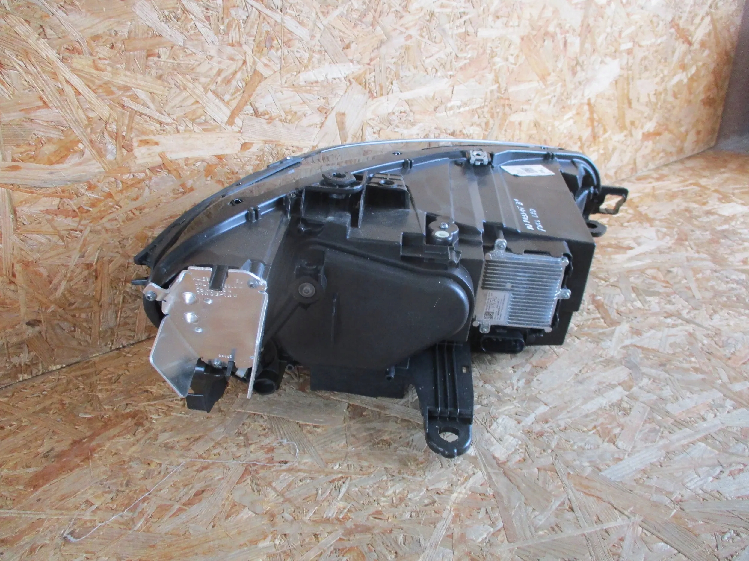 LAMPA PRZÓD PRZEDNIA LEWA VW PASSAT B9 FULL LED Rodzaj świateł mijania LED