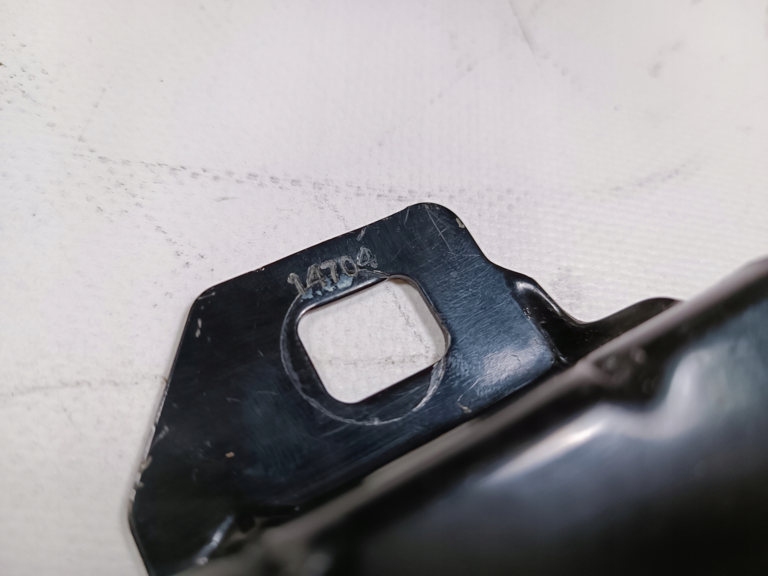 bonnet latch lock of the engine right Chevrolet Corvette C5