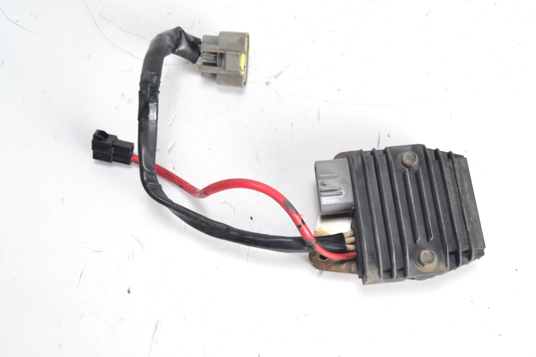 Regulator napięcia S30Y-11 YAMAHA TDM 900