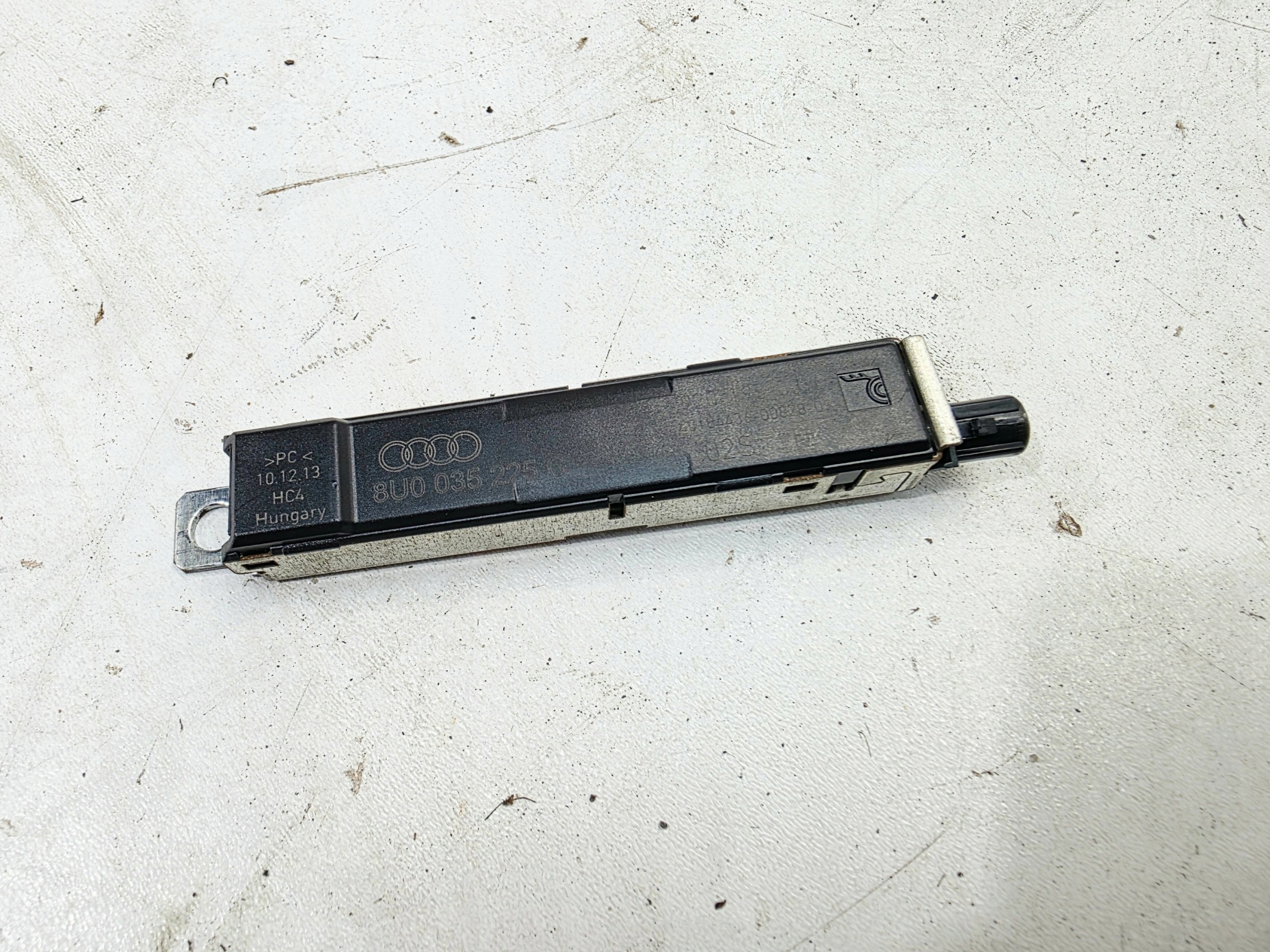 antenna amplifier AUDI Q3 8U 8U0035225C