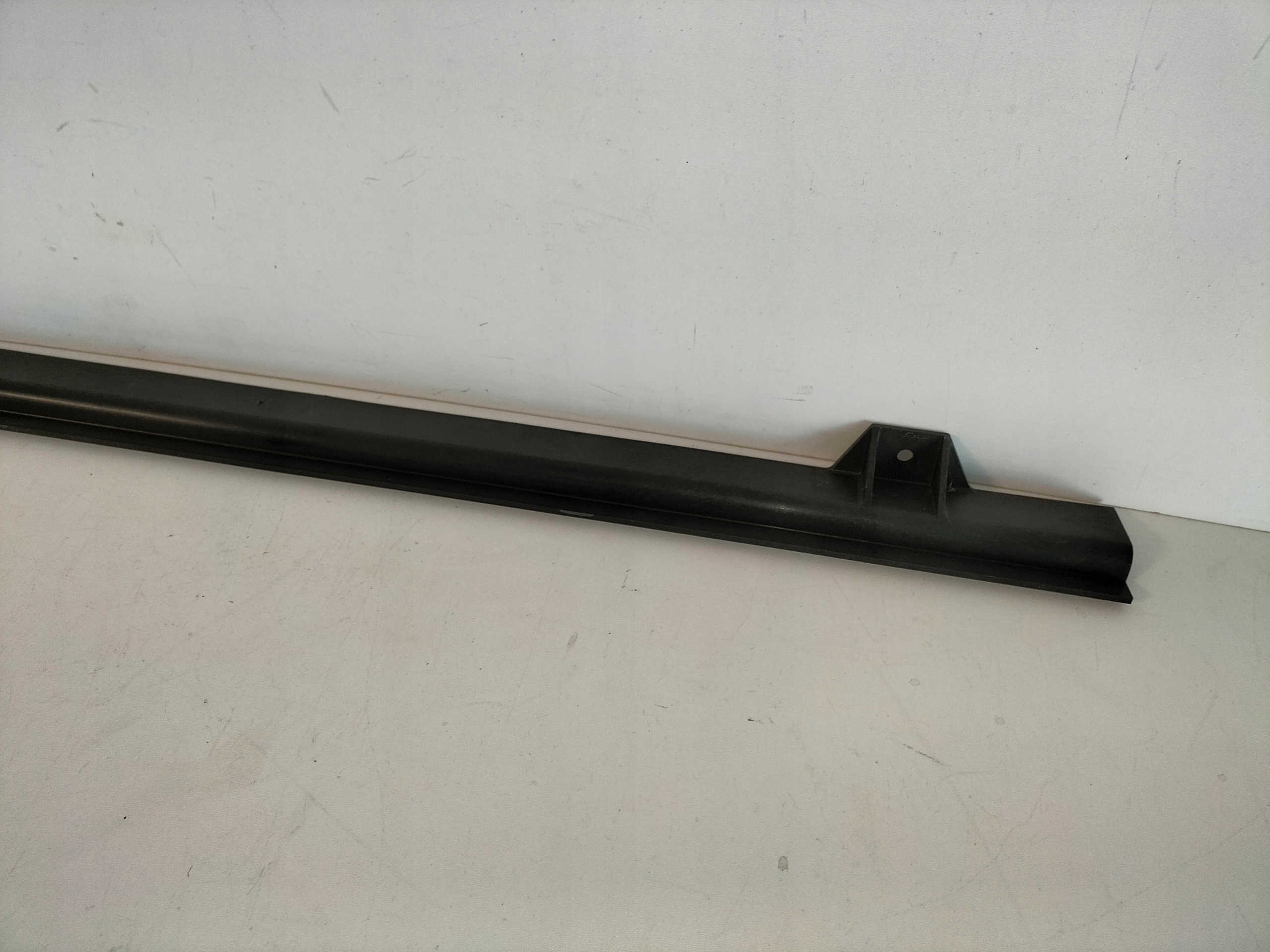 moulding cover below radiator JAGUAR F-PACE 16-20