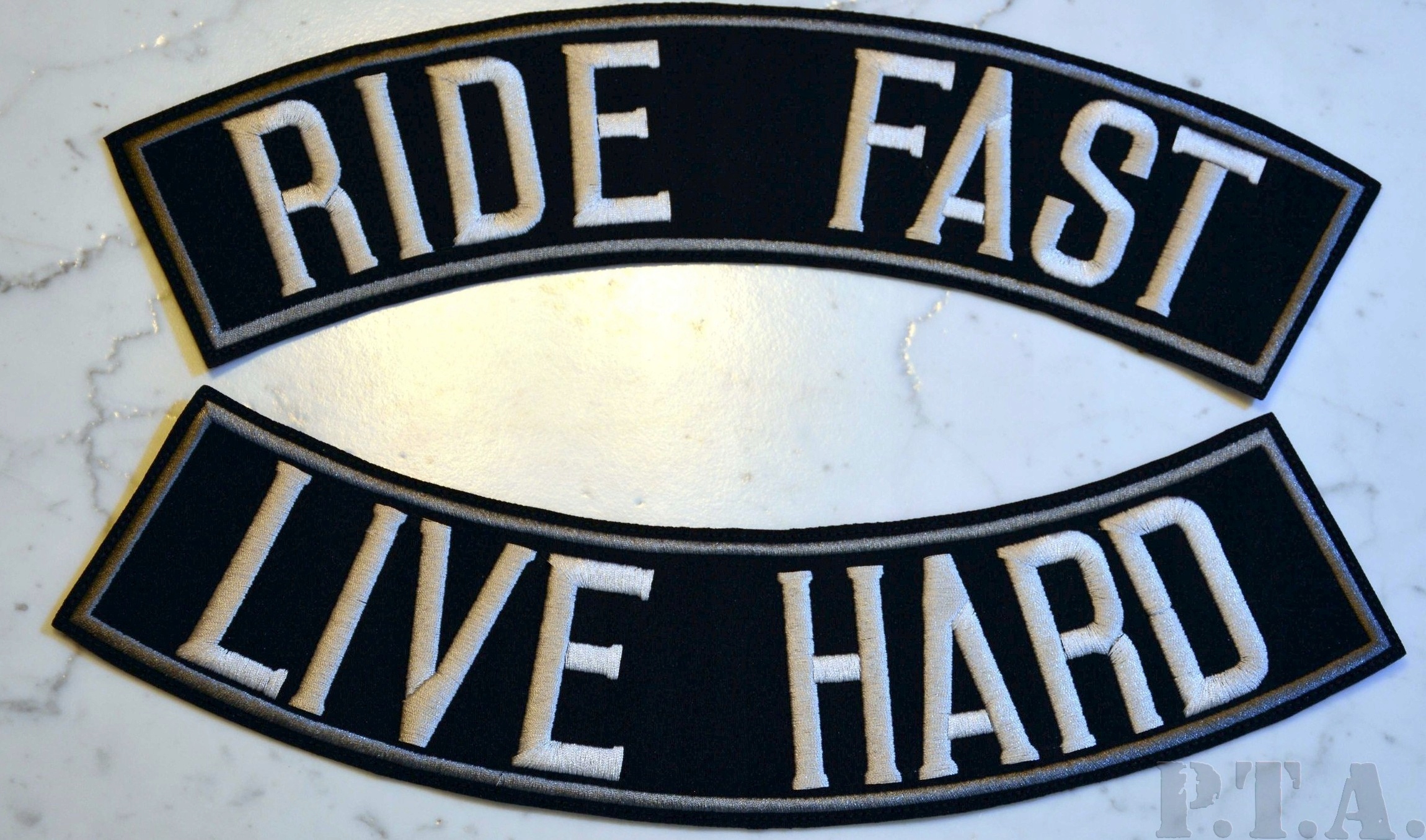 2x RIDE FAST i LIVE HARD Rocker Szarfa Góra i Dół - Naszywka termo XL