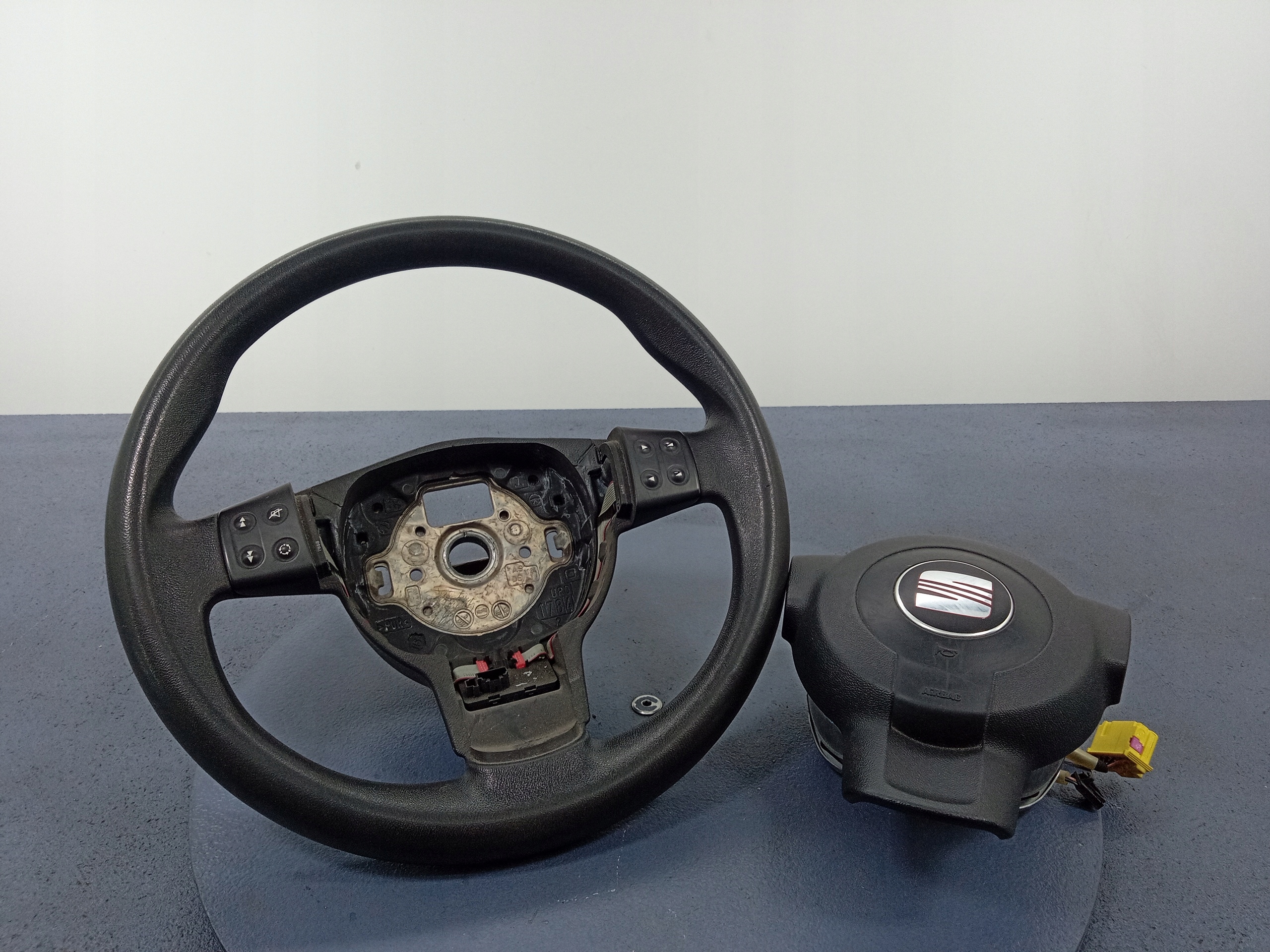 IBIZA III 6L KIEROWNICA MULTIFUNKCJA 5P0419091J