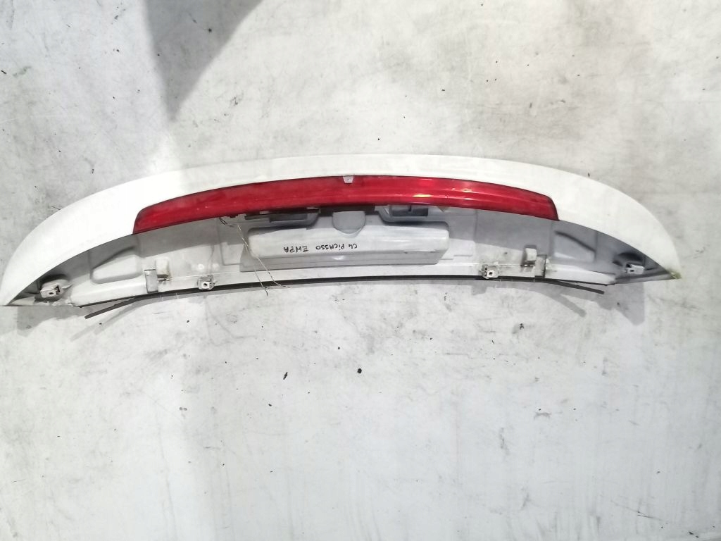 Citroen C4 Picasso e spoiler lotka del cofano EWPA