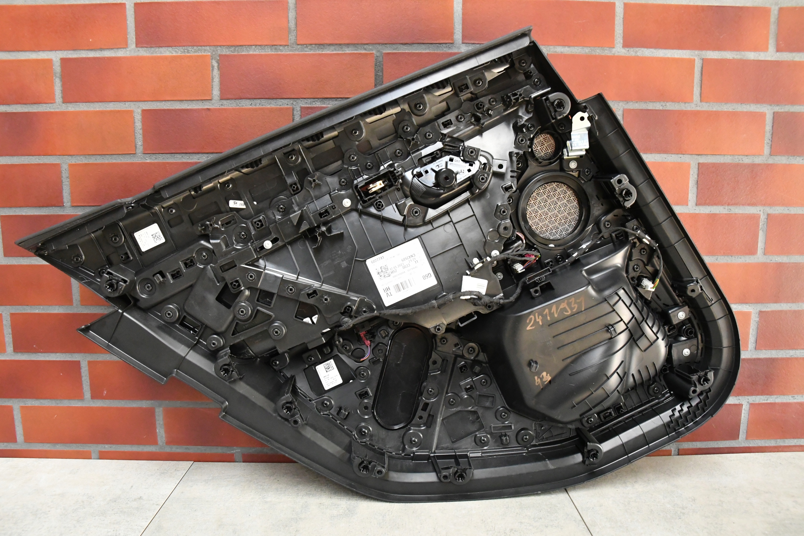 дверные карты задний правый BMW 5 G60 G61