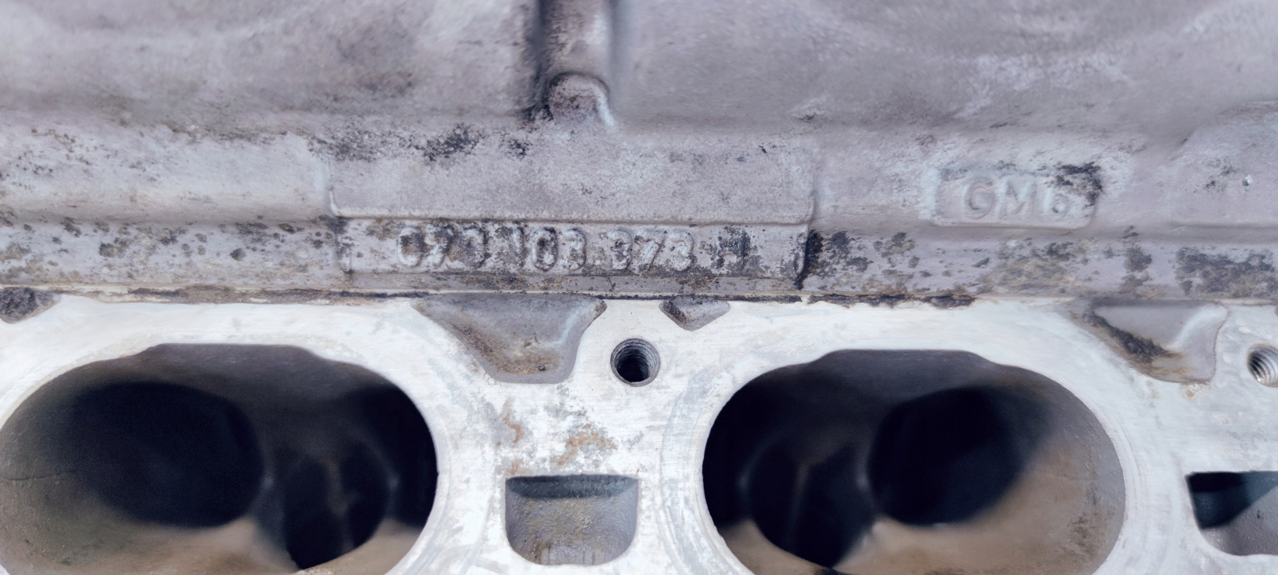 head. left AUDI A4 B6 B7 A6 4.2 BBK 079103737H