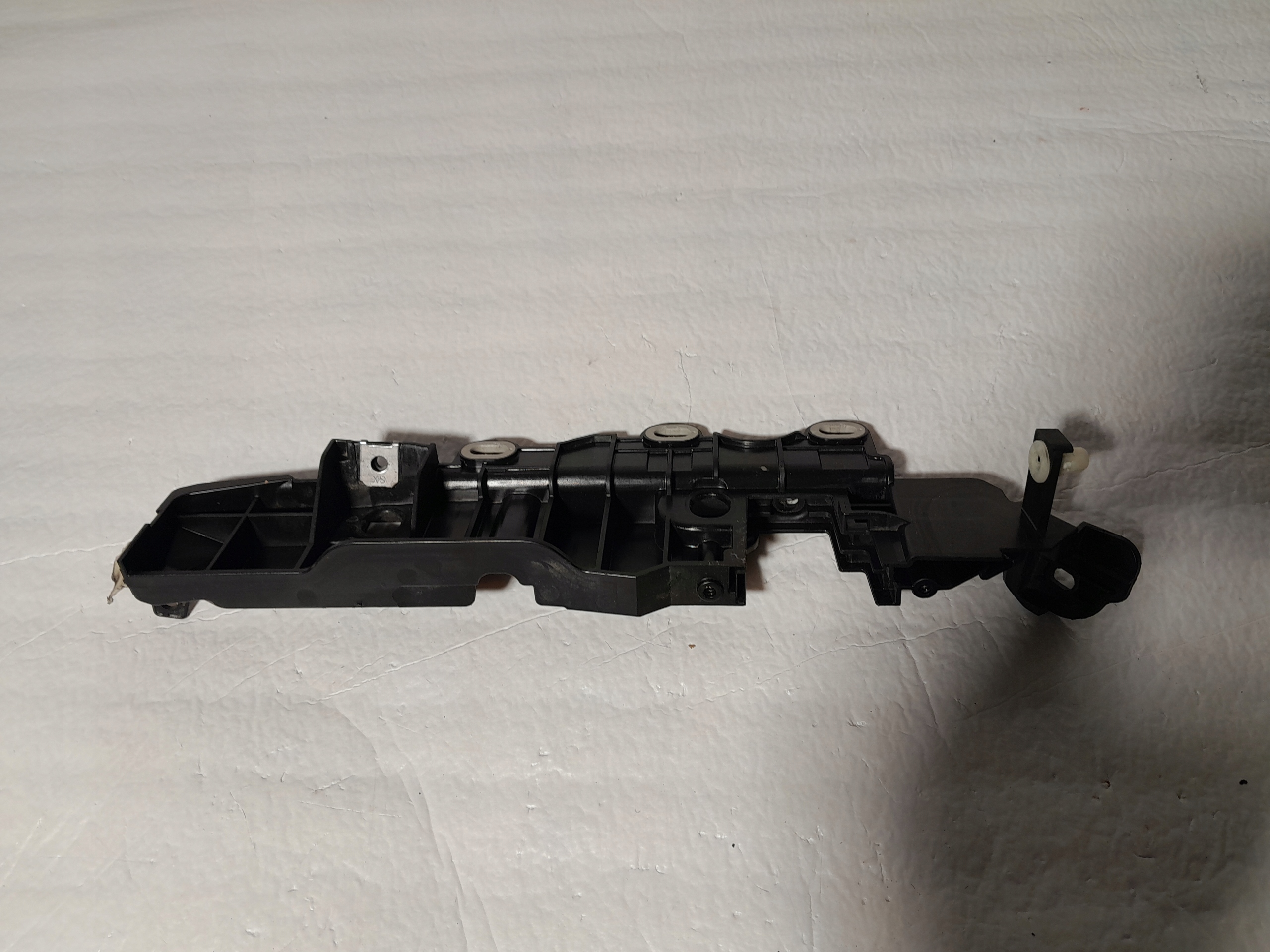 BMW 7' G11 LCI console holder 8795722